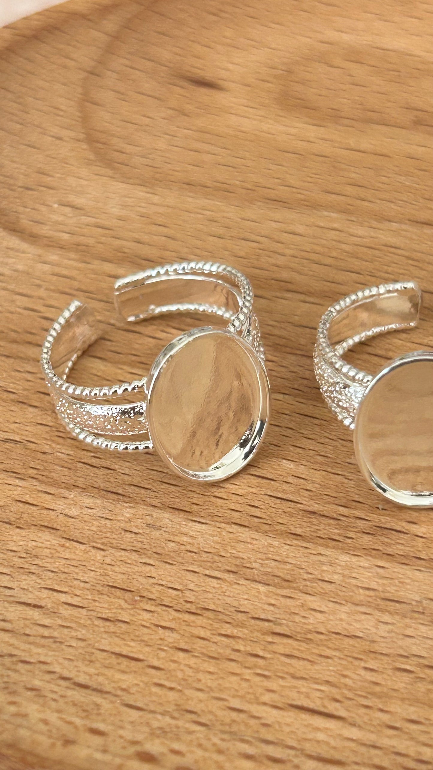Bague cabochon ovale 14x10mm, en plaqué or 24 carats à monter ou montée