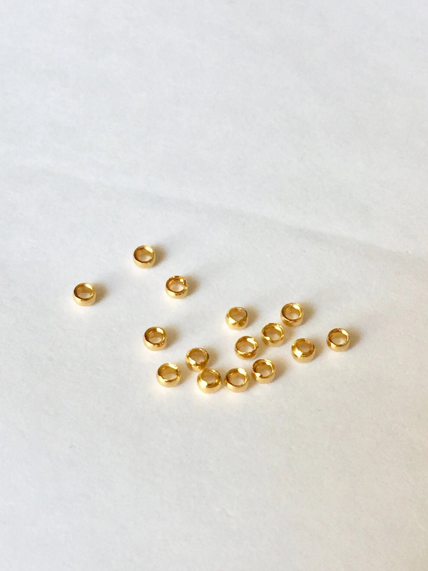 Perles à écraser 2mm / 3mm plaqué or 3 microns fabrication bijoux,perle à écraser doré,tube à écraser, perle à sertir, fourniture bijou or,