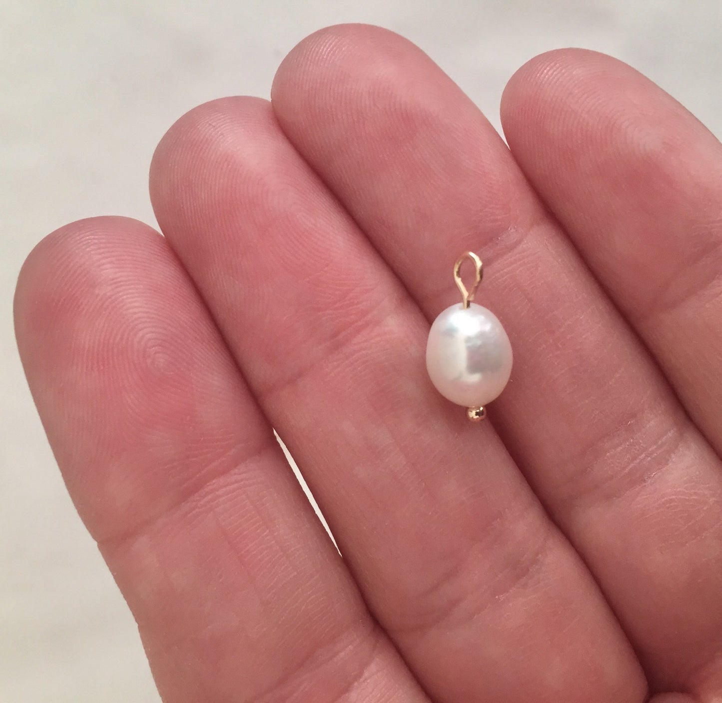 1 Pampille perle d’eau douce 8/9mm blanche et plaqué or