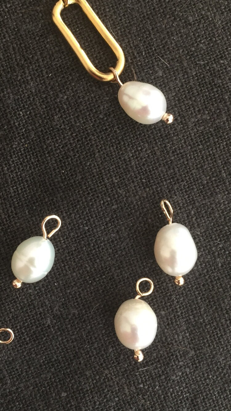 1 Pampille perle d’eau douce 8/9mm blanche et plaqué or