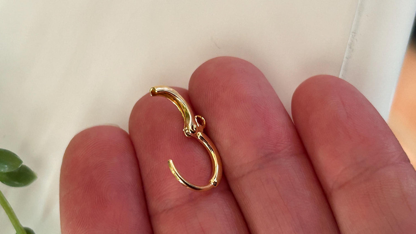 Paire de Dormeuses Rondes 13mm / Plaque or 24 carats 3 microns / boucle d'oreille plaqué or / mini créoles épaisses, mono boucle