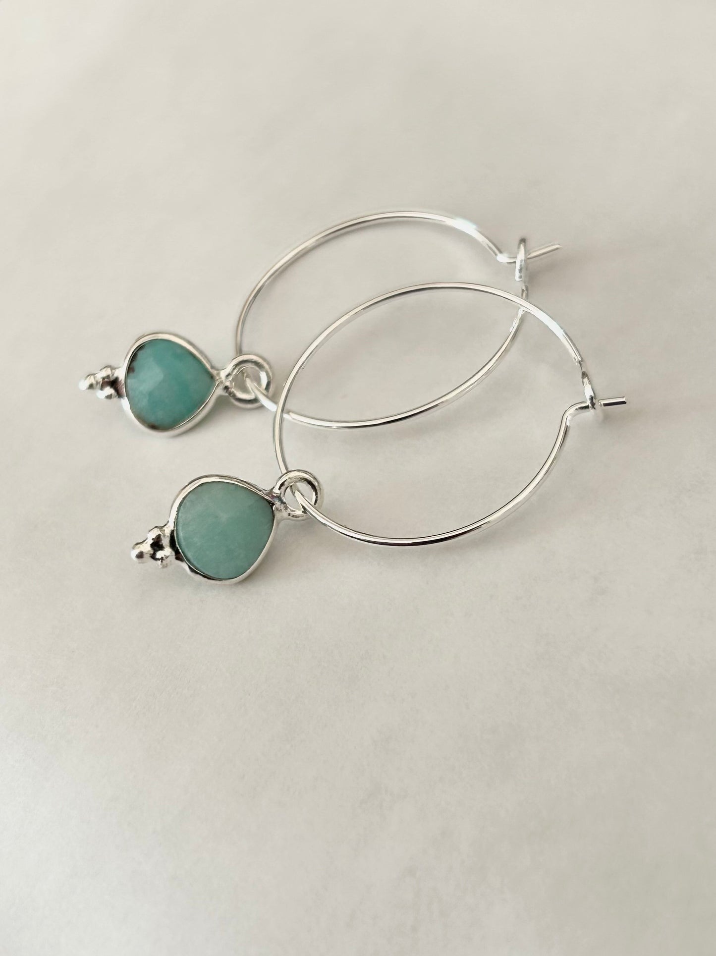 Créoles Amazonite véritable et Argent 925, boucles d'oreilles avec pierre naturelle
Amazonite