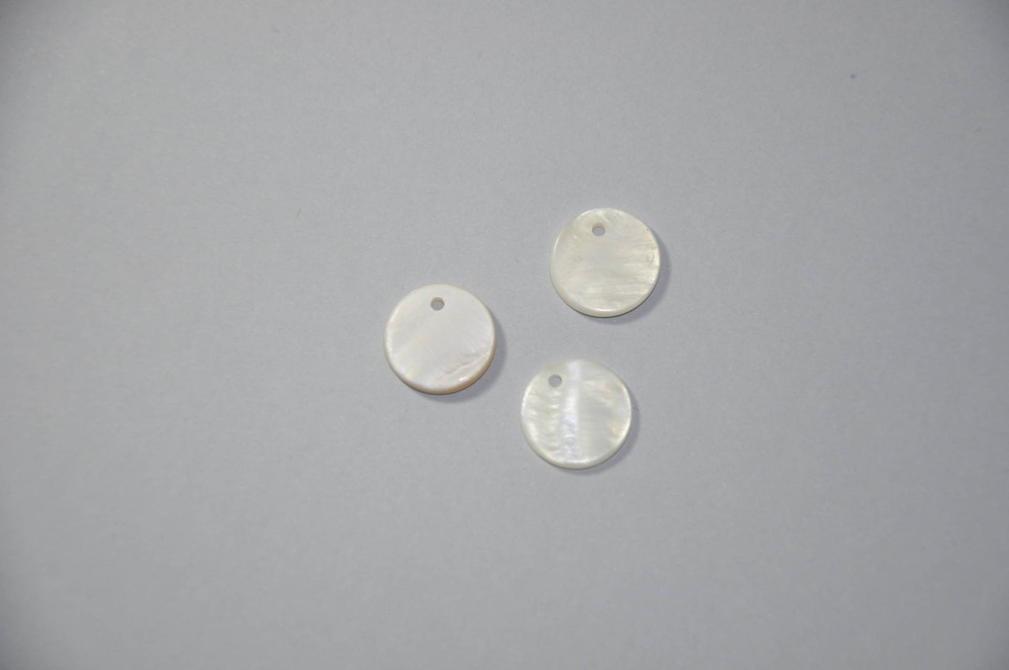 Lot de 3 Médailles en nacre blanche naturelle 10 mm