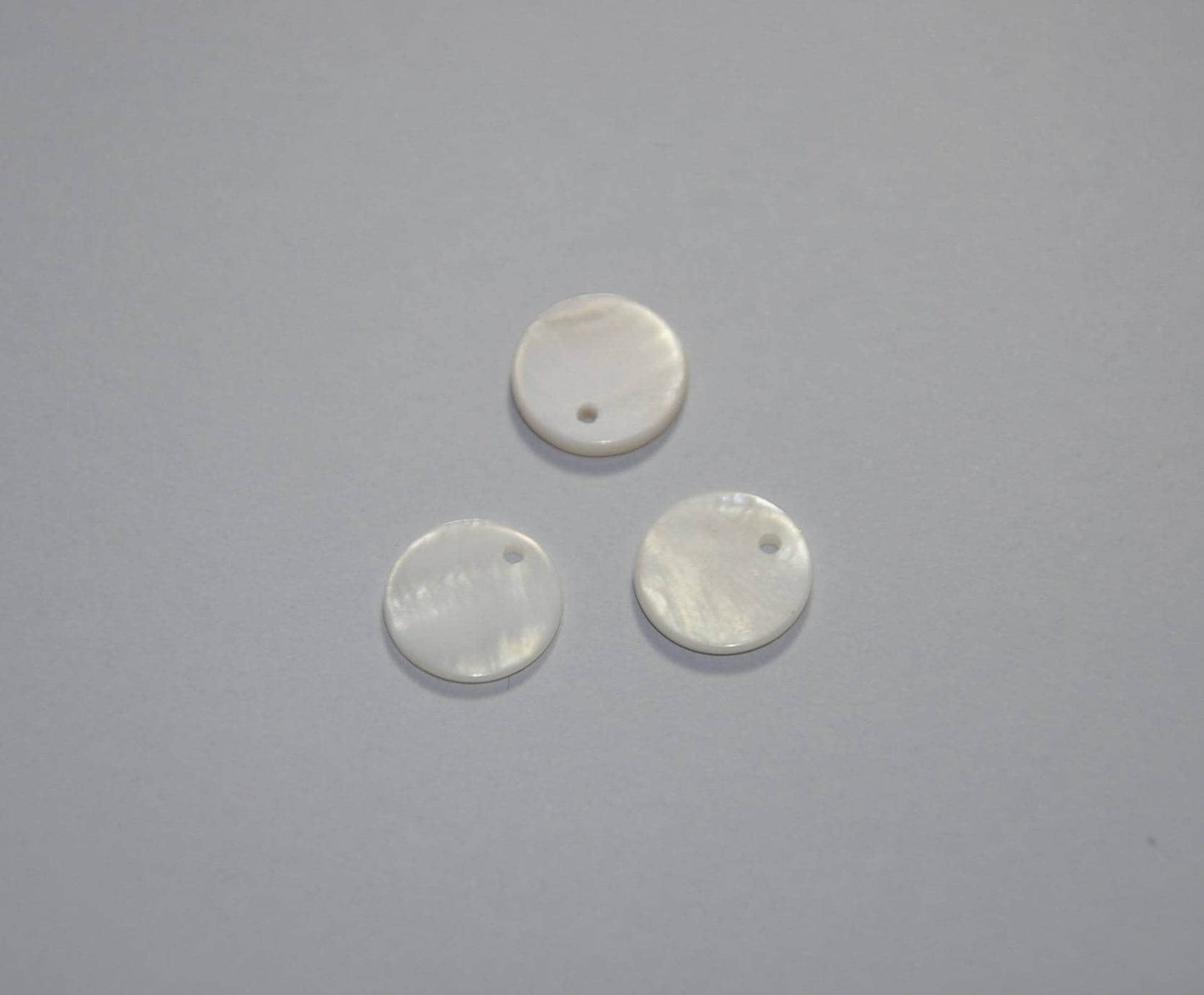 Lot de 3 Médailles en nacre blanche naturelle 10 mm