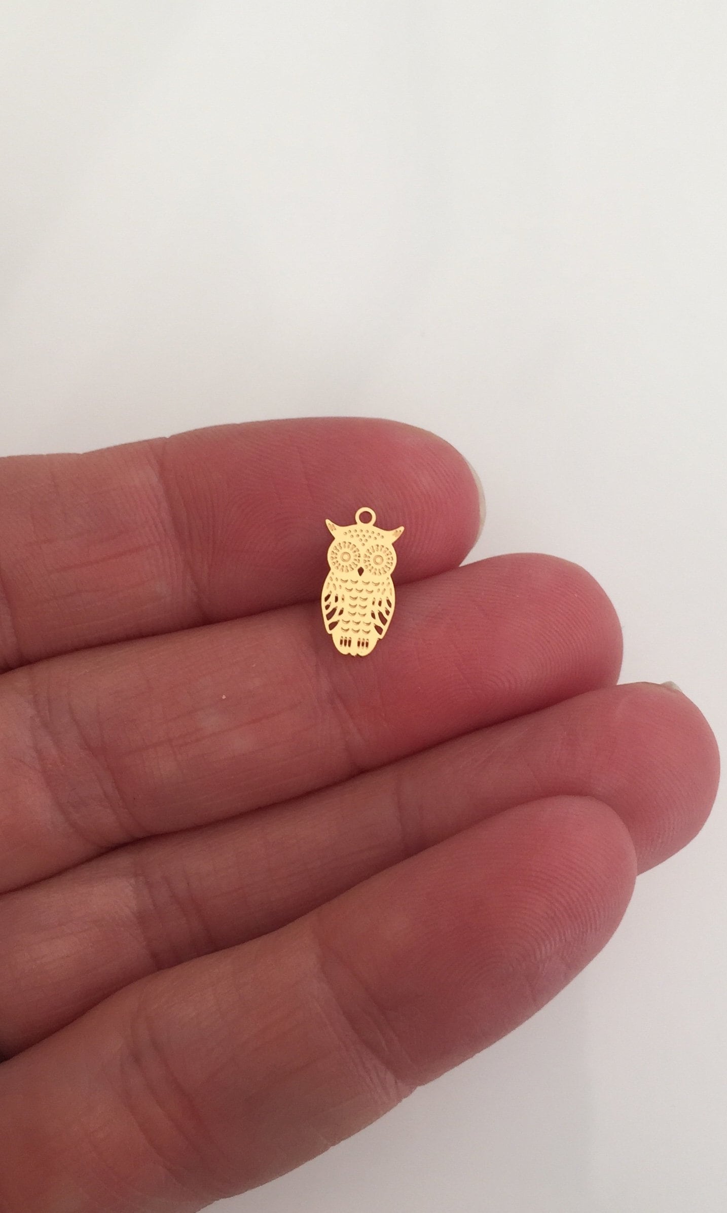 Pendentif Hibou, pampille Chouette 12 x 5,5 mm plaqué or 24k plaquage français