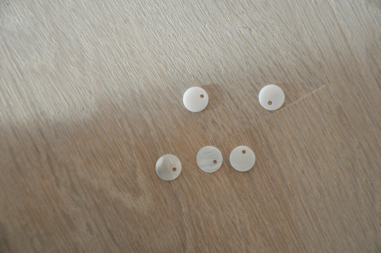 Lot de 3 Médailles en nacre blanche naturelle 7-8 mm