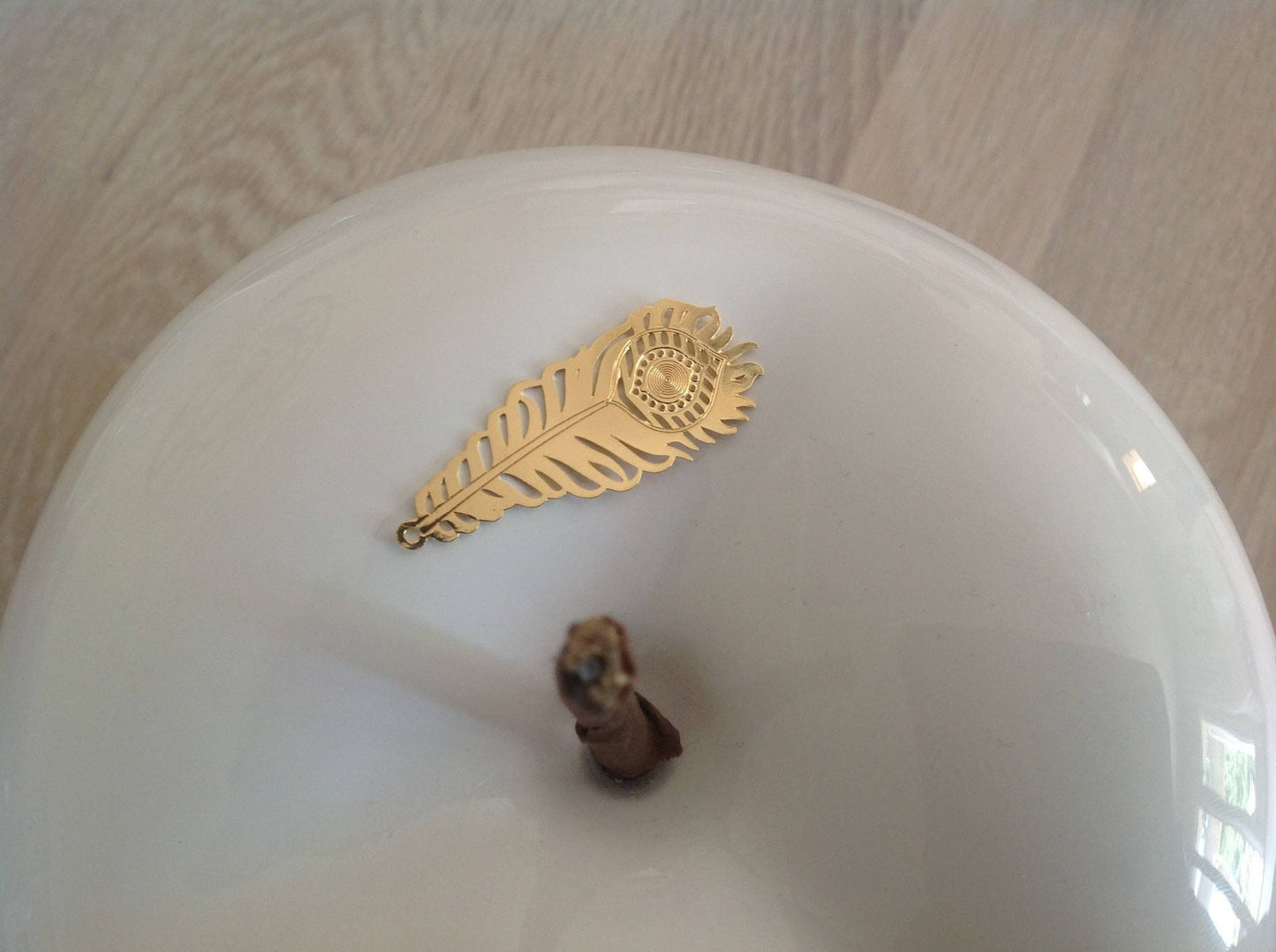 PENDENTIF Plume de Paon PLAQUE OR 40 mm