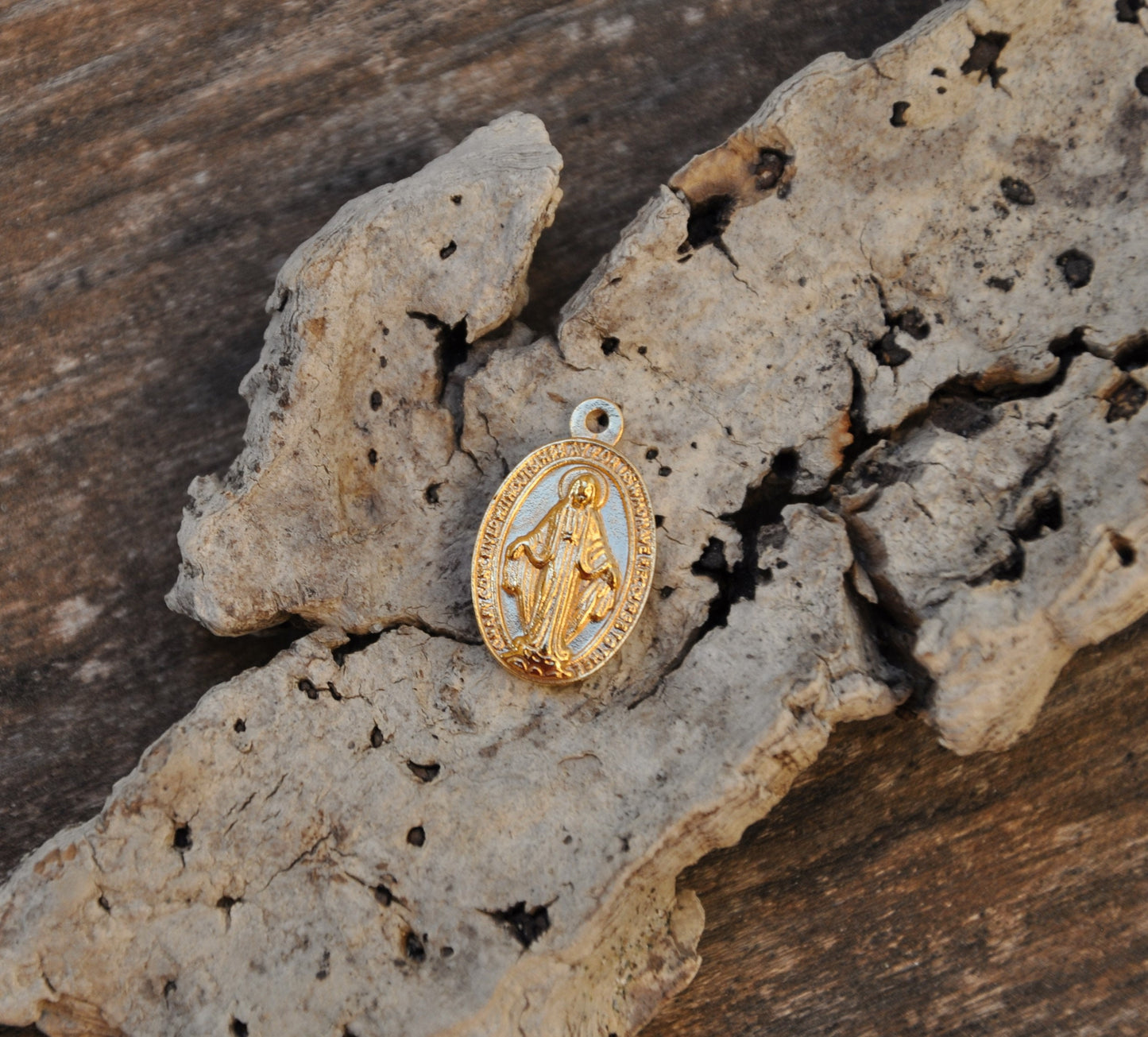 Pendentif, Médaille Vierge GM, Madone en plaqué or pour chapelet ou créations de bijoux 16 mm