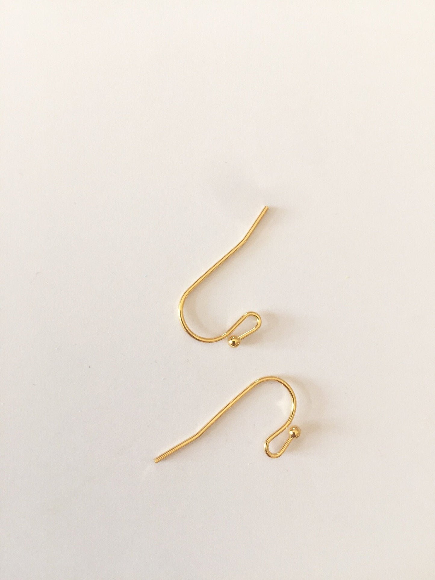 1 Paire de boucles d'oreilles Crochet Plaqué Or boule 22k 20x13mm