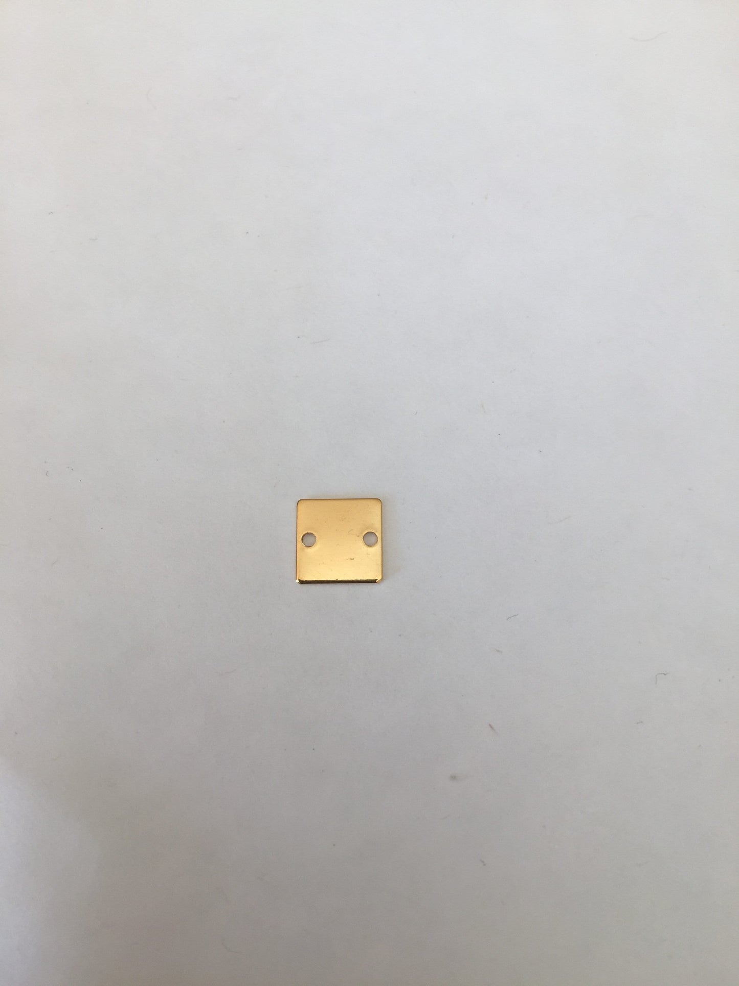 1 Carré 2 trous 8 mm connecteur plaqué or dorée à l'or fin 22 carats, breloques plaqué or 22 K