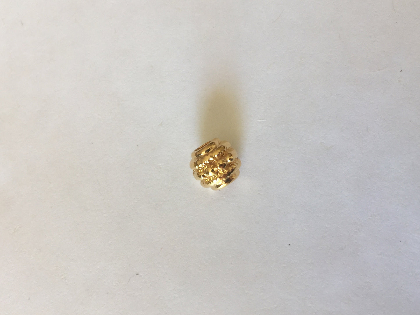 Perle Intercalaire Boule 7x6mm en plaqué or 22 K