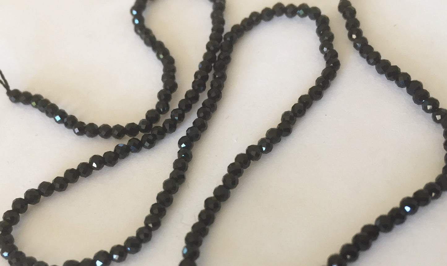 20 Perles 2mm Spinelle noire facettée, pierre naturelle 2 mm, 20 perles Spinelle noire facettes gemme naturelle 2mm