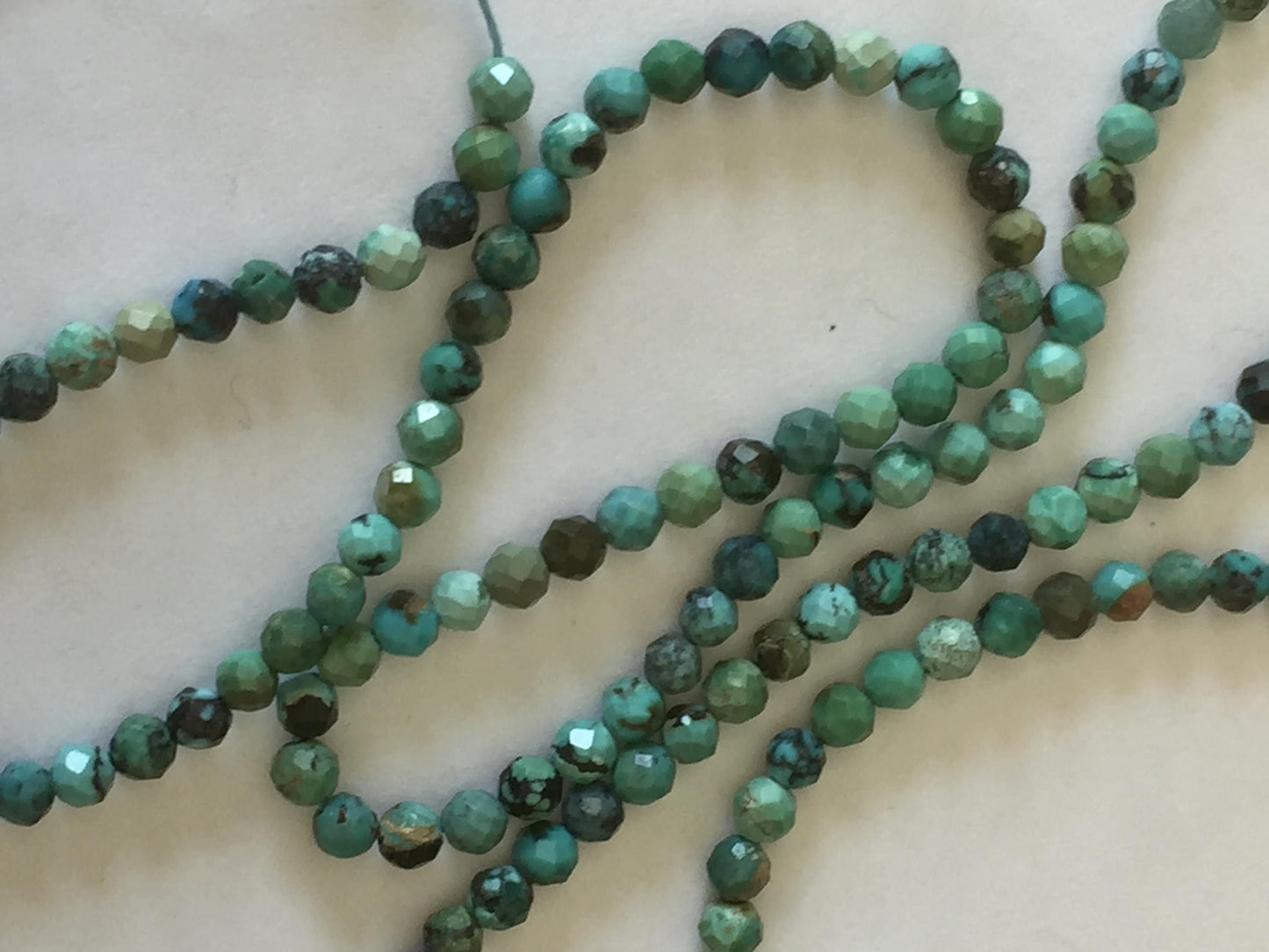 10 perles 4 mm Turquoise Africaine facettée, 10 perles facettes gemme naturelle tons vert / bleus / turquoises, pierre naturelle