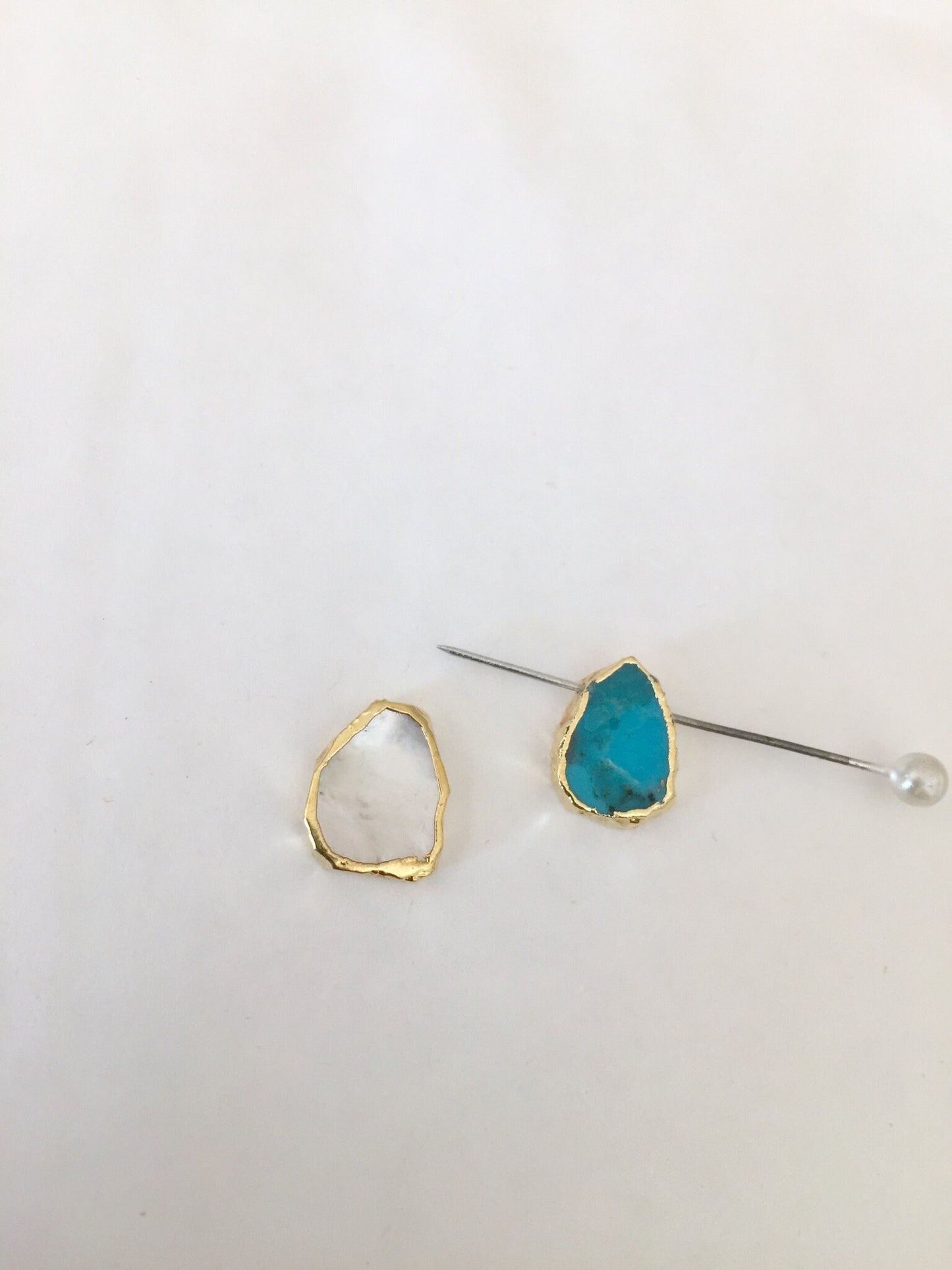 Slice pendentif Turquoise ‘AA’ naturelle et plaqué or 18K 11/12 x 9/10 mm