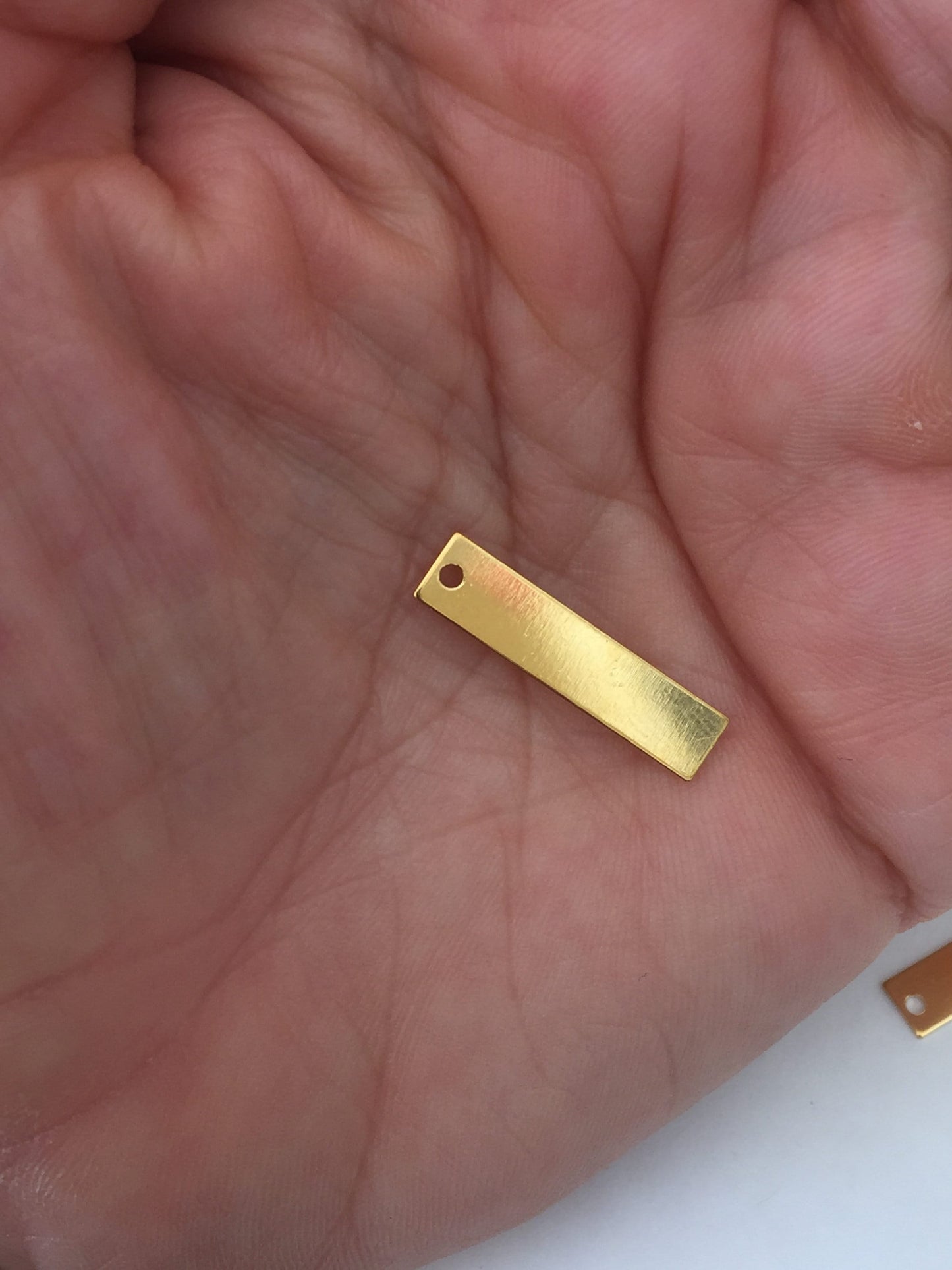 1 Rectangle 1 trou 25 x 5 mm plaqué or dorée à l'or fin 24 carats, apprêt basic plaqué or