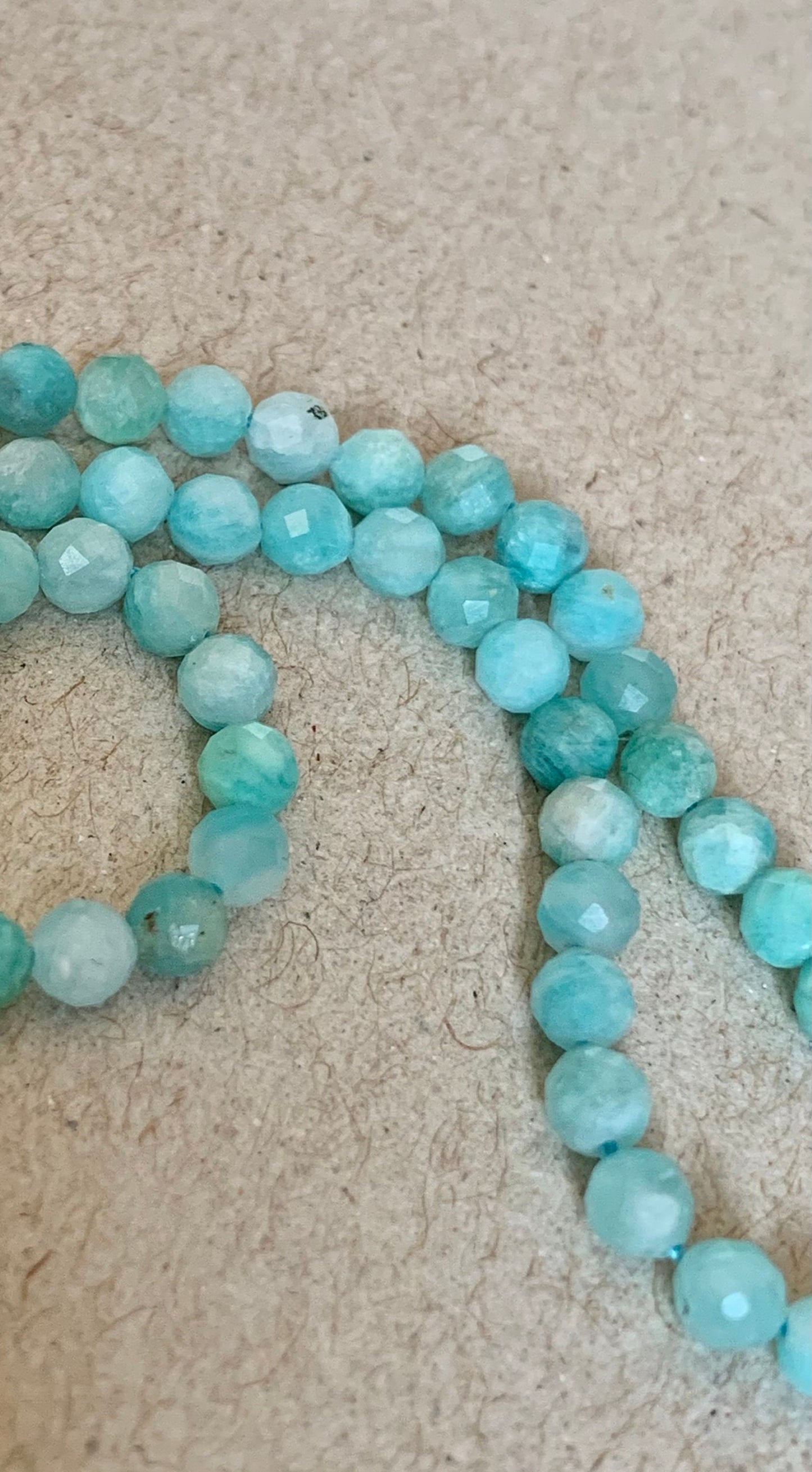 Amazonite 4,3/4,4 mm facettée, 10 perles facettes gemme naturelle 4.3mm tons vert d'eau, pierre naturelle