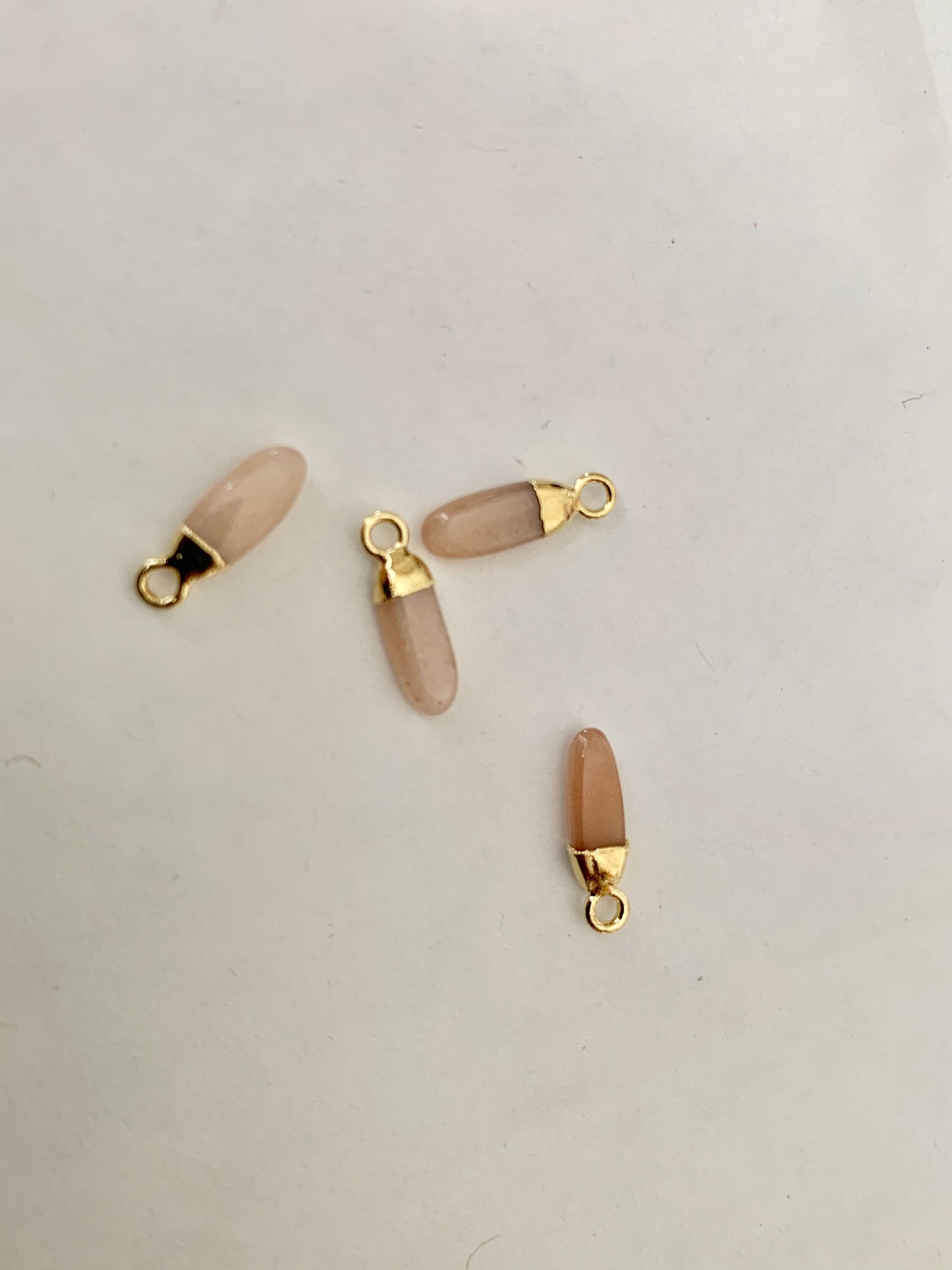 Pendentif "Plume" pointe Pierre de Lune dorée naturelle et vermeil 18K 3 x 10 mm