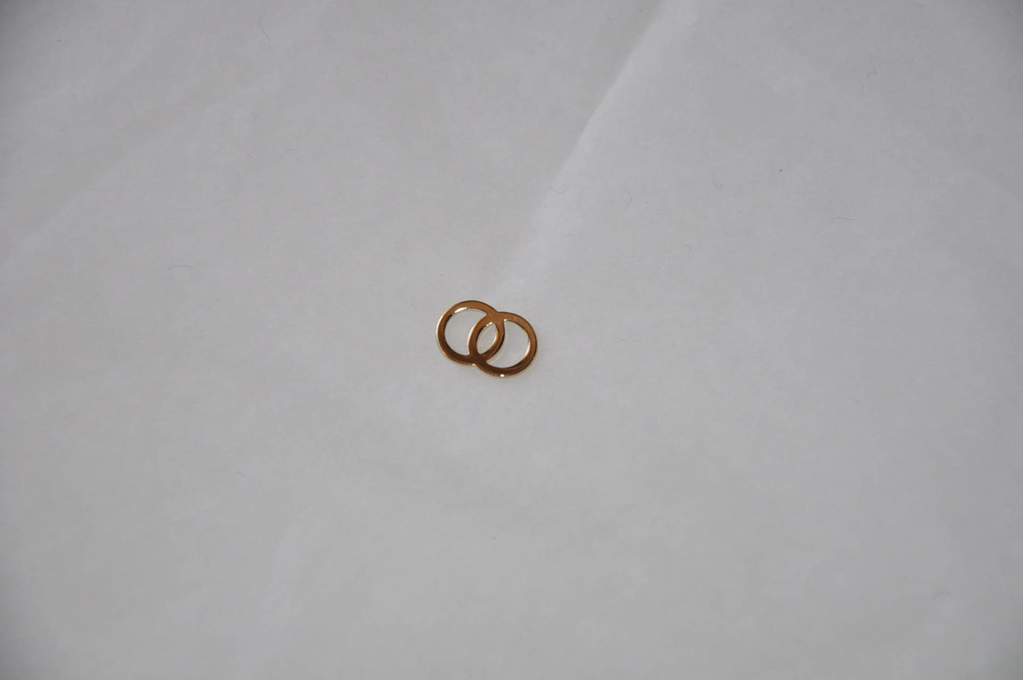 ANNEAUX ENTRELACES Plaqué Or filigrane 12x8 mm