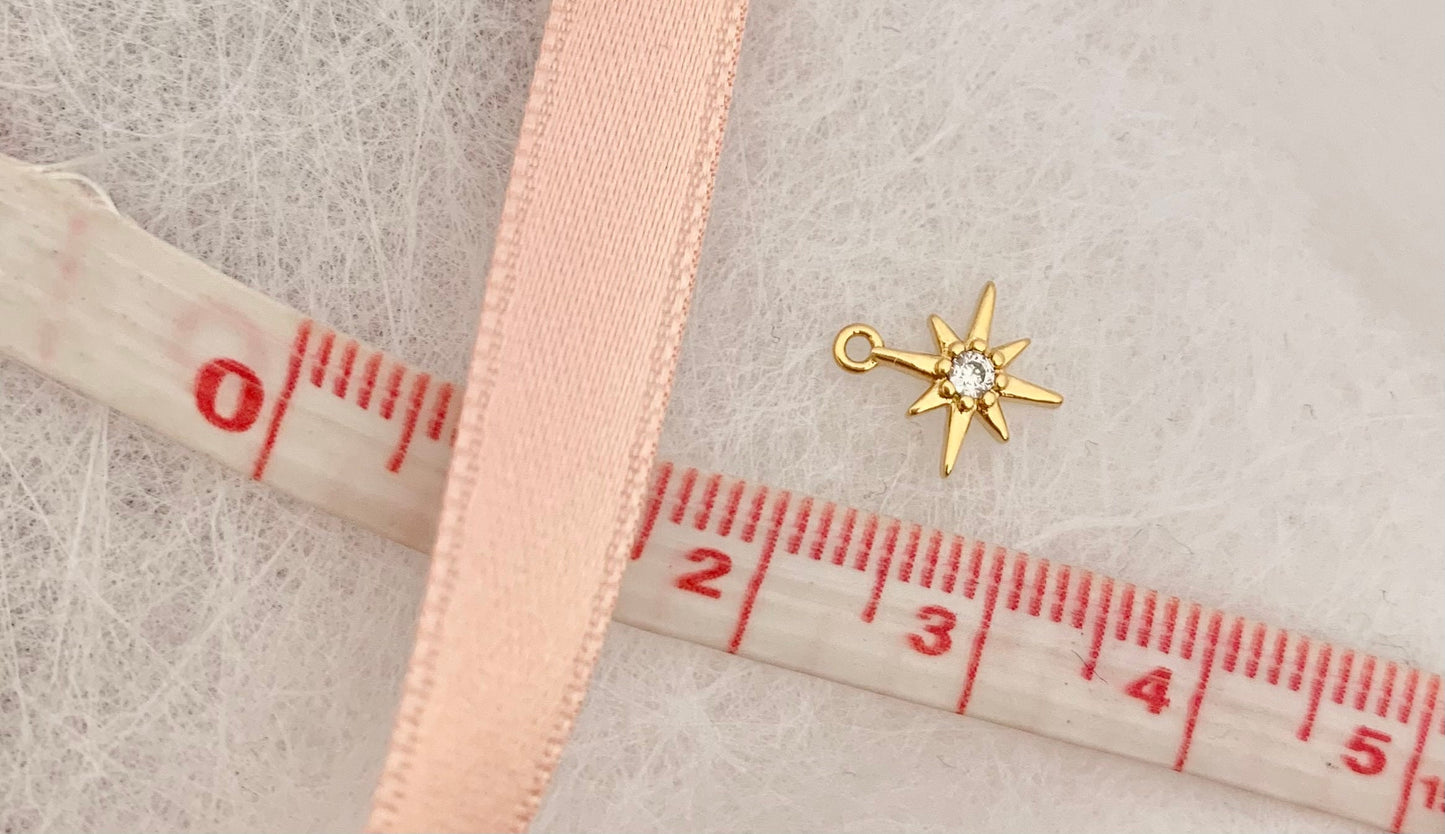 Étoile du nord strass 6,5 mm, plaqué or zircon, micro pendentif doré