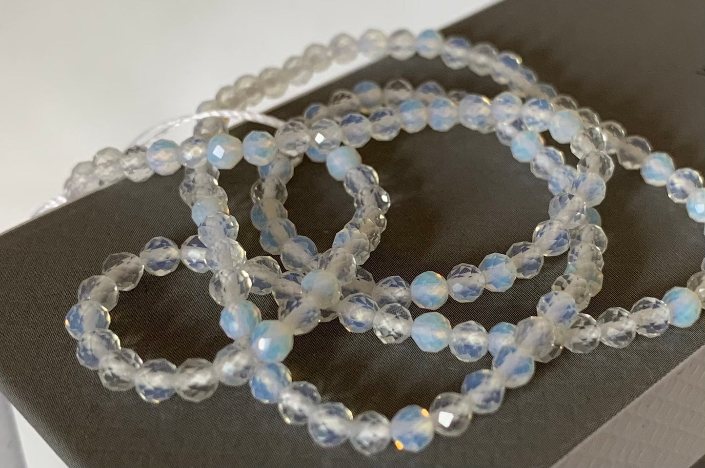 Opale naturelle Facettes 3 mm, 10 perles opal ronde facettée 3mm gemme naturelle