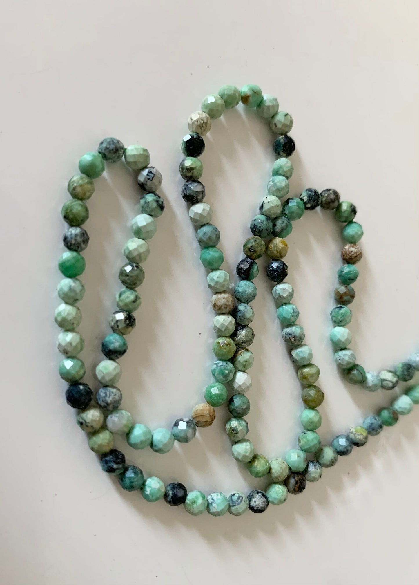 10 perles 3,5 mm Variscite facettée, 10 perles facettes gemme naturelle 3,5mm tons vert clairs / bleus / ocres clairs, pierre naturelle