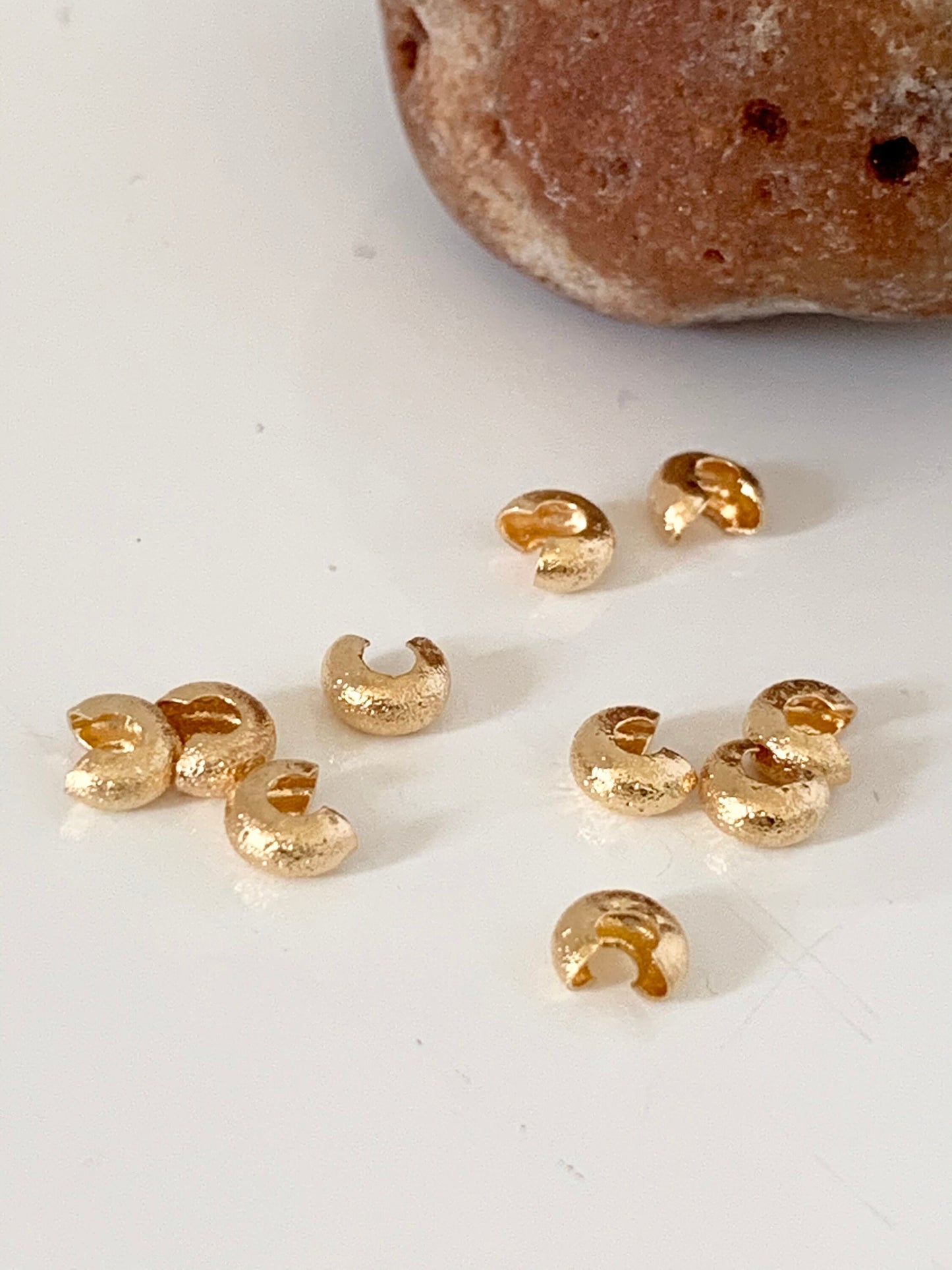 Cache noeuds 3,0mm coquille en plaqué or 22k, effet texturé diamanté
