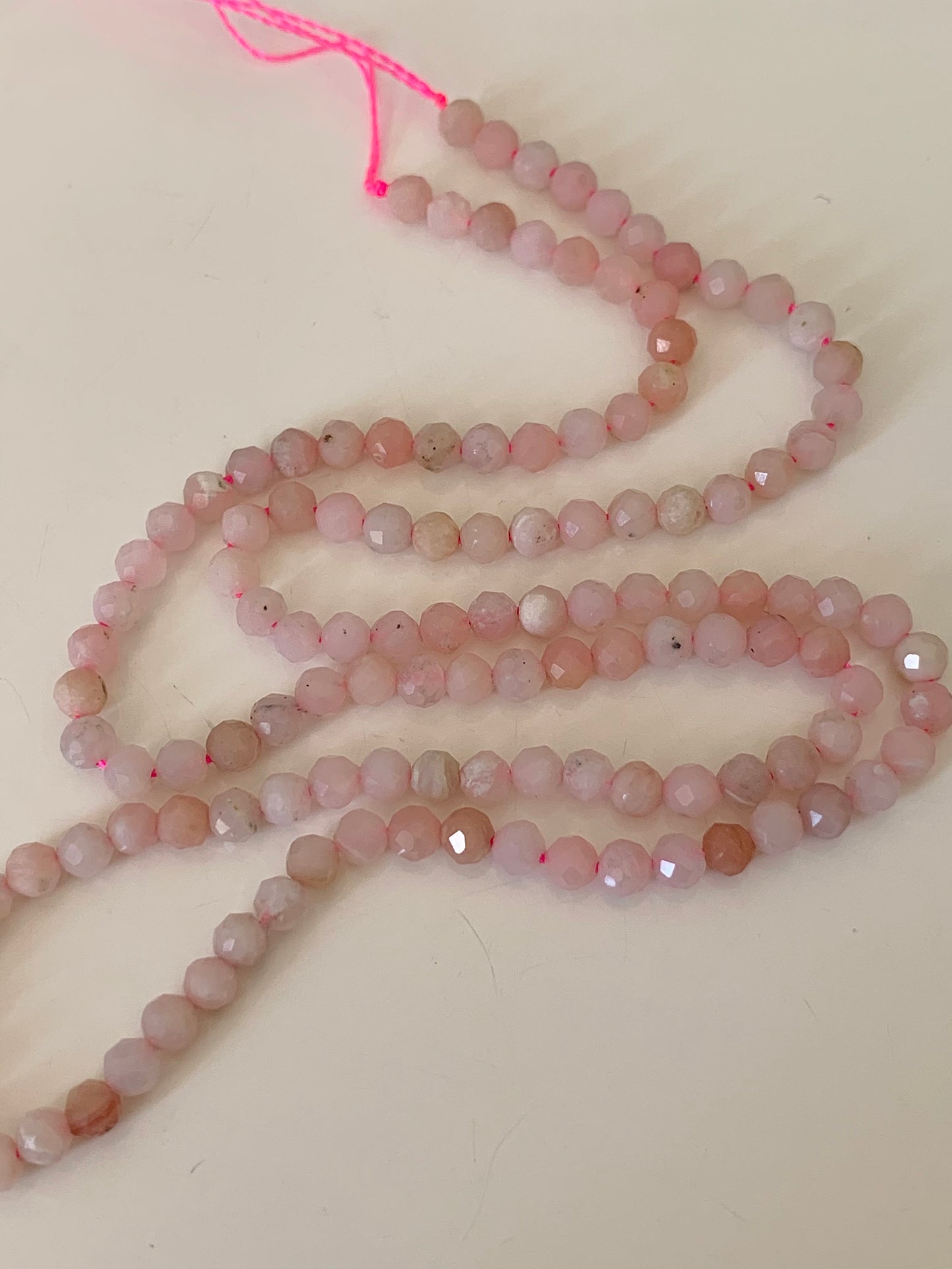Opale rose 3 mm facettes, 10 perles facettes gemme naturelle 3mm tons roses, pierre naturelle, Opale naturelle