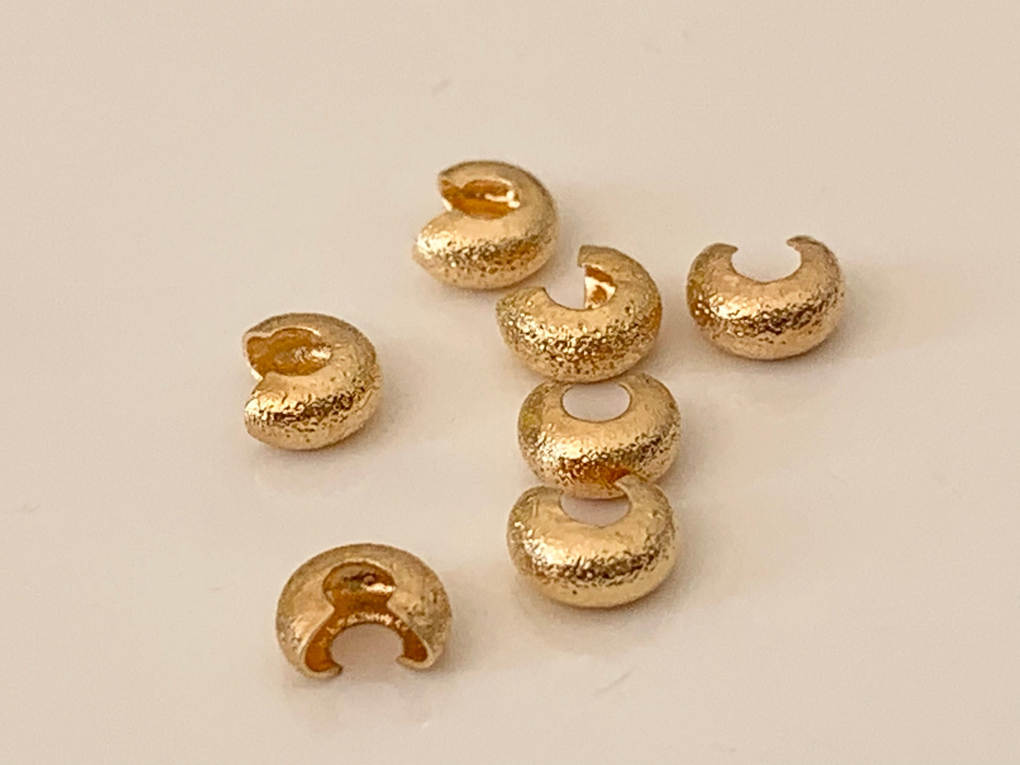 Cache noeuds 3,0mm coquille en plaqué or 22k, effet texturé diamanté