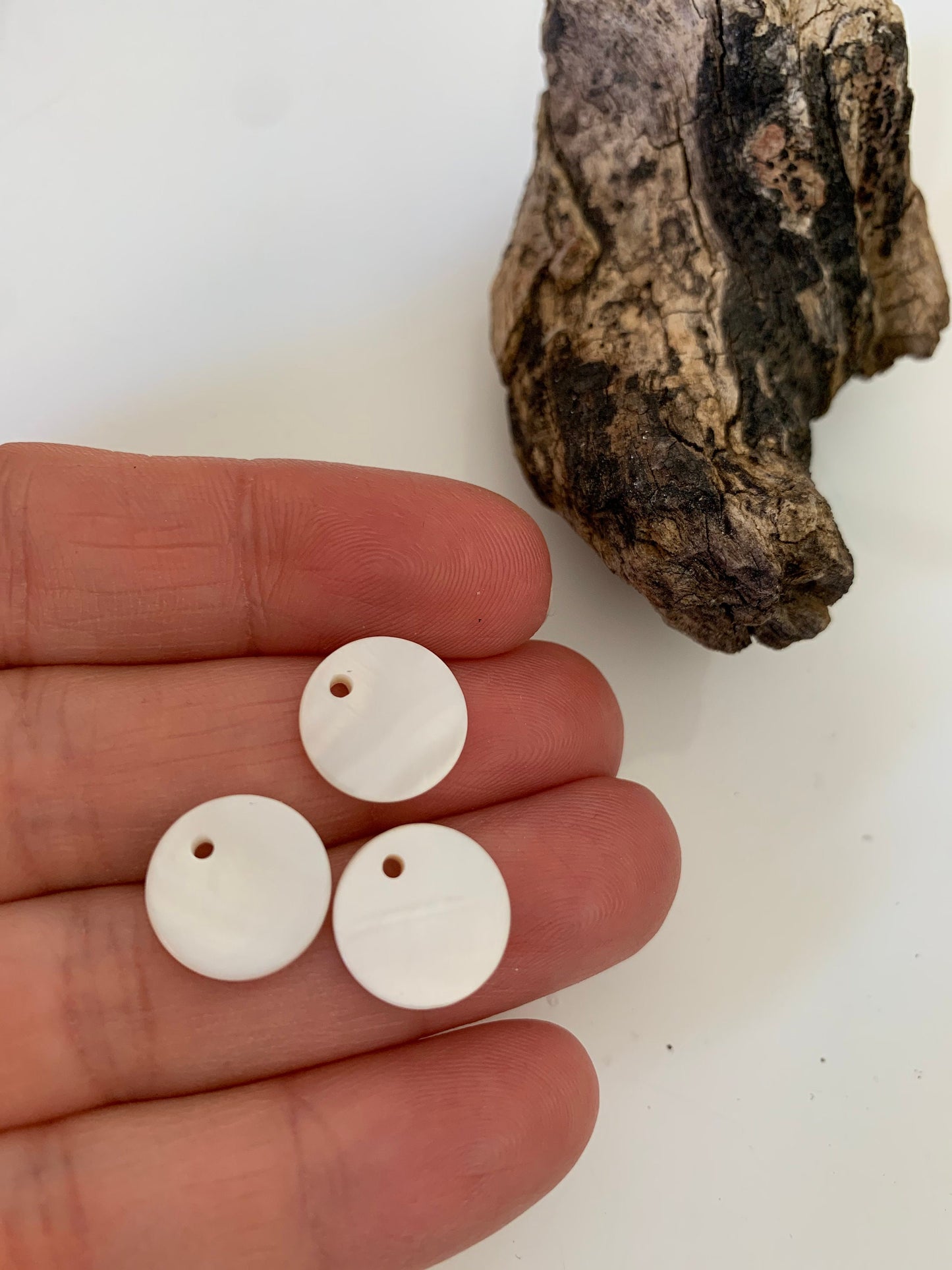 Lot de 3 Médailles 12mm en nacre blanche naturelle