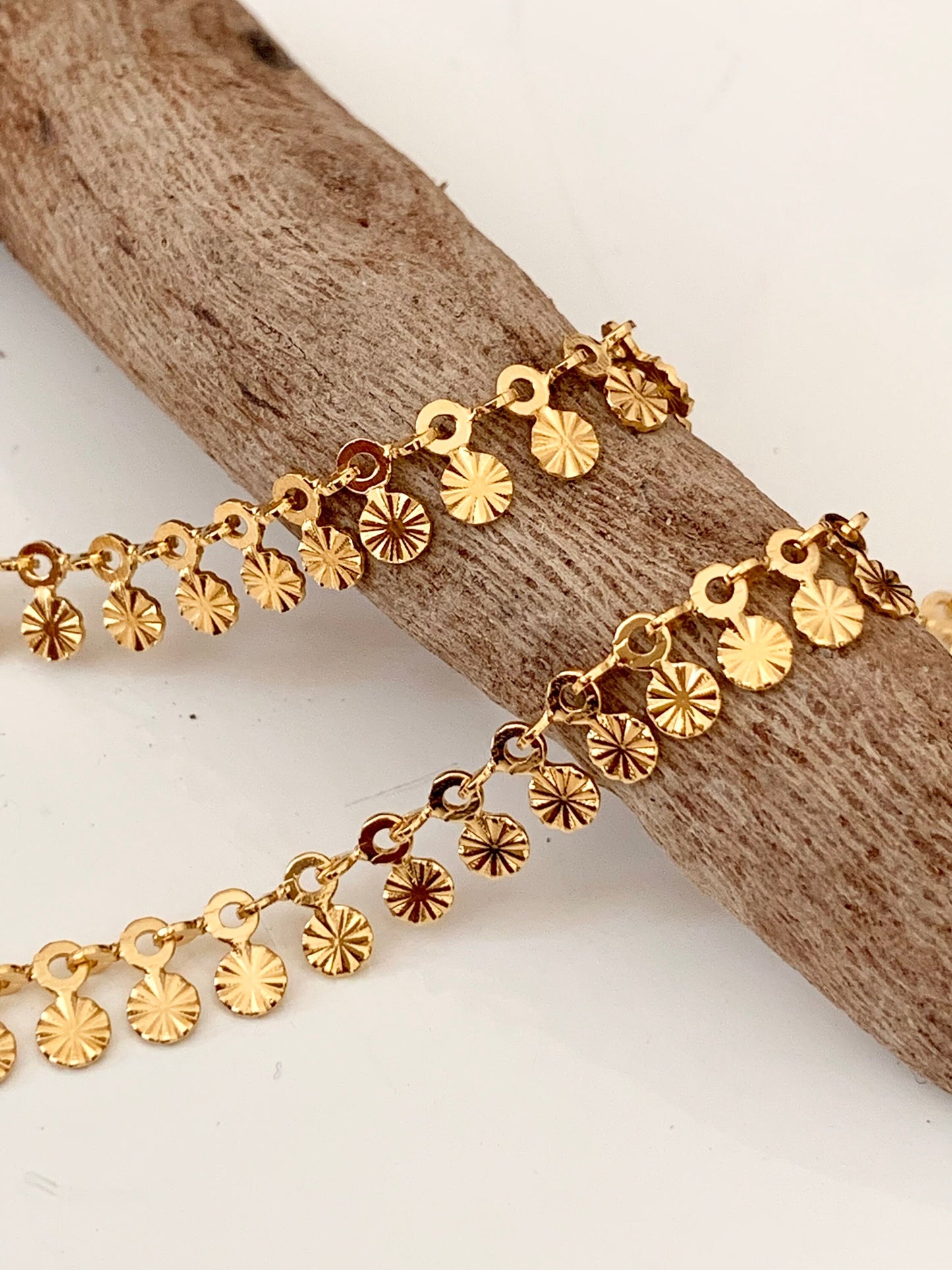 24K Chaîne Praya - maille travaillée avec médaille ciselée plaqué or 100% français