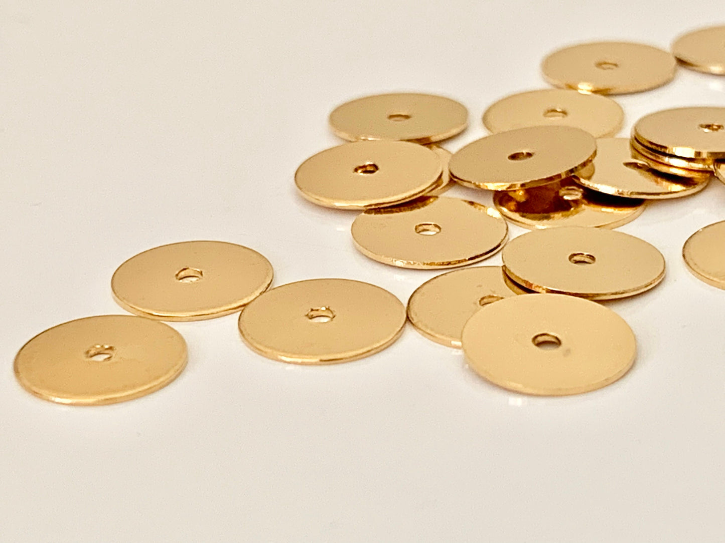 Perle Intercalaire 8mm, perle très fine Heishi dorée, en plaqué or 24K trou central plaquage Français