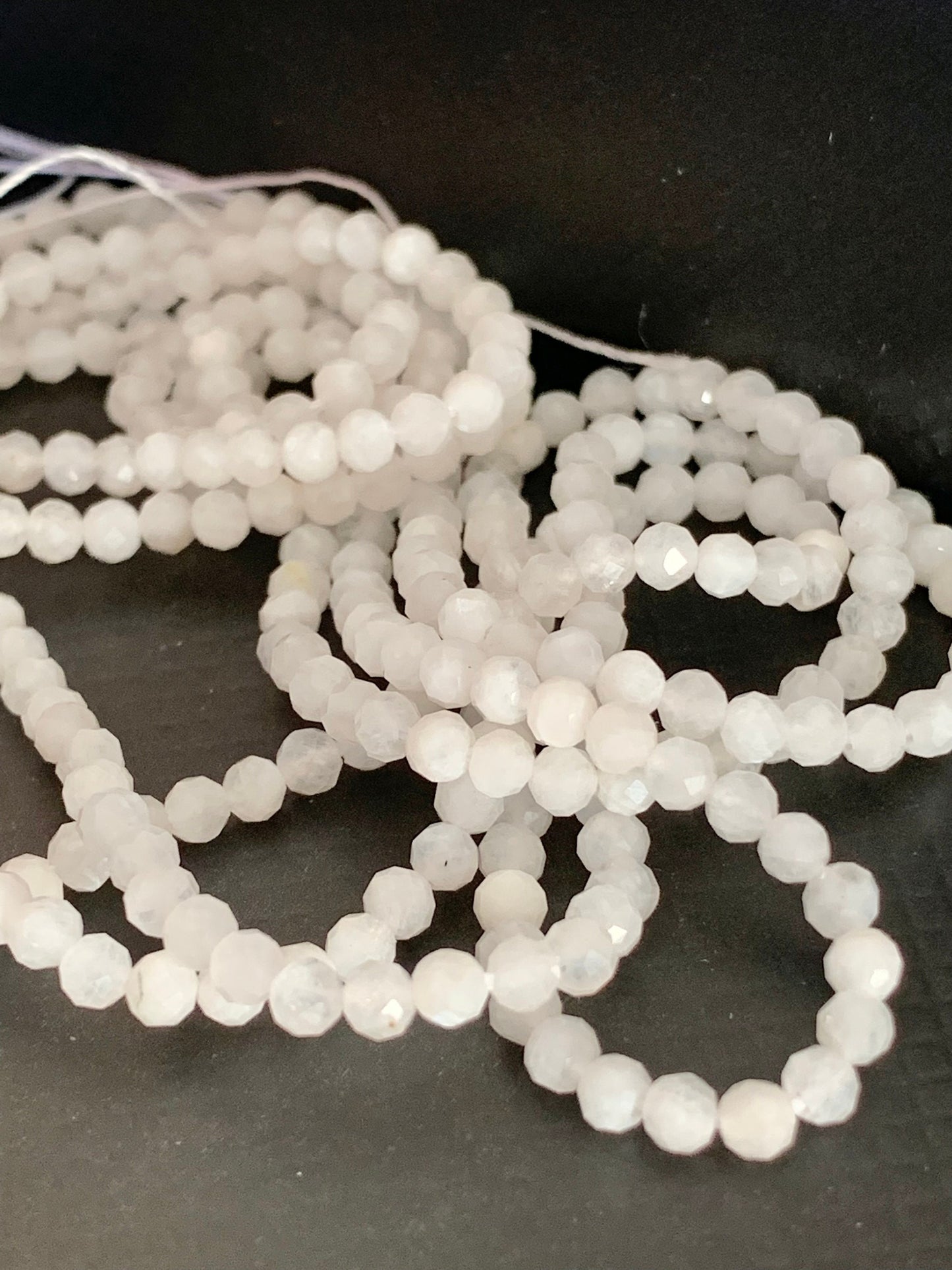 10 perles 3,4 mm Pierre de Lune flash BLANCS facettée, 10 perles facettes gemme naturelle 3,4 mm tons Blancs pierre naturelle