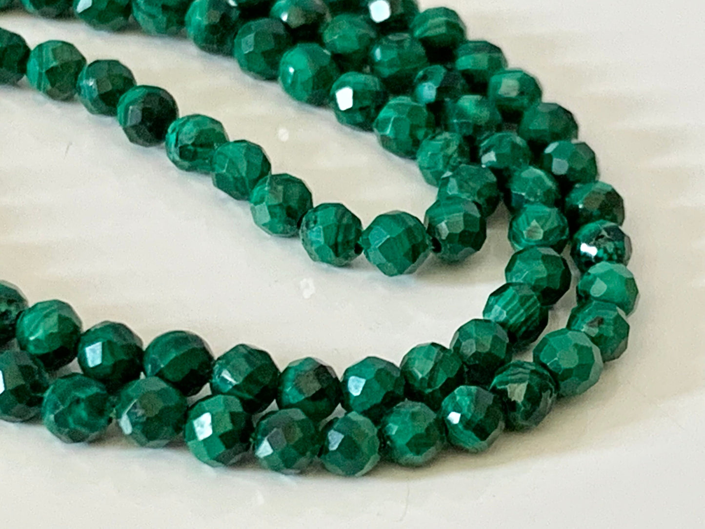 10 perles 3mm Malachite facettée verte 3 mm, 10 perles malachite facettes gemme 3mm ton vert/ vert sombre