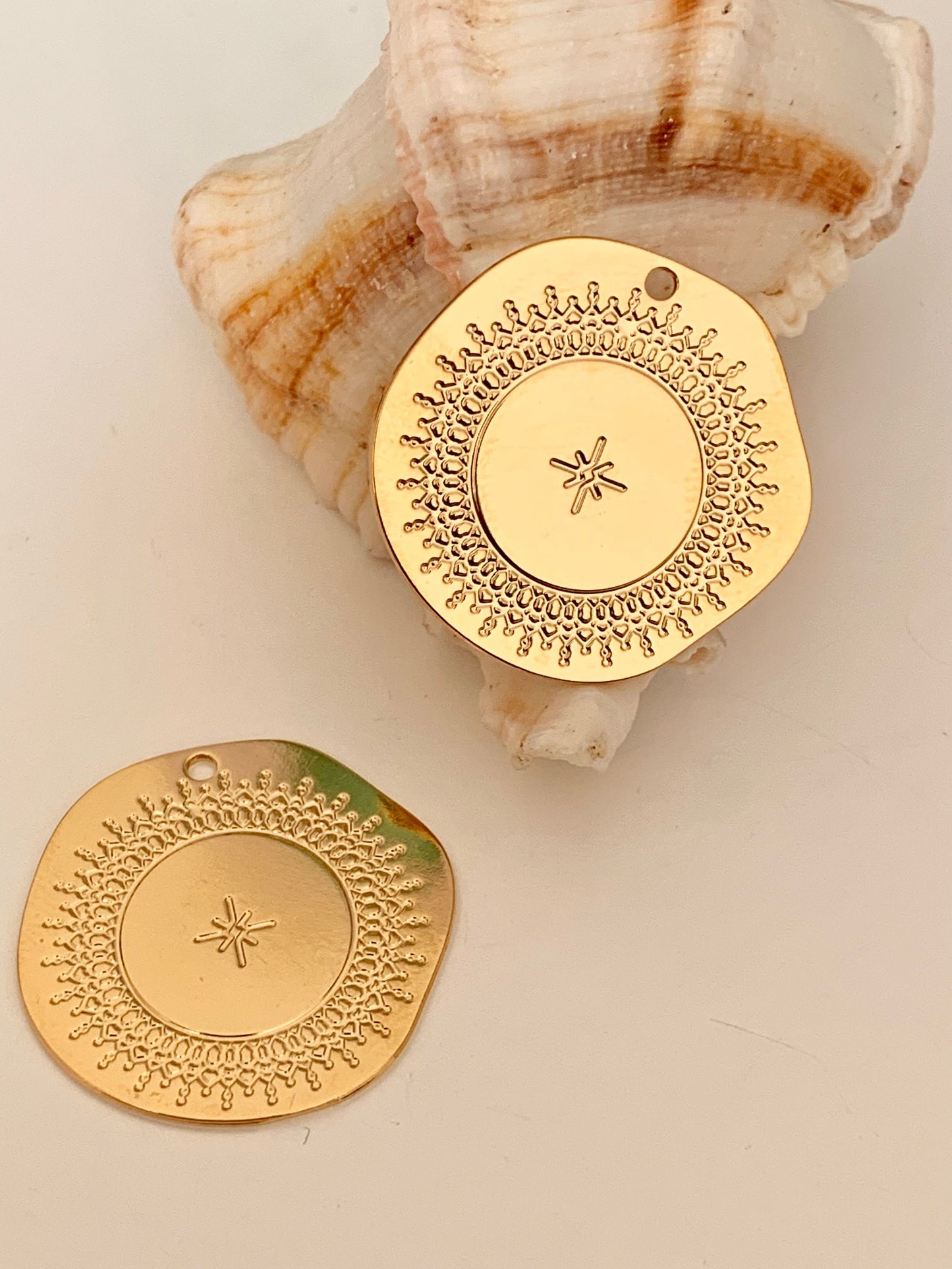 Médaille Icare 24mm plaqué or, double face doré