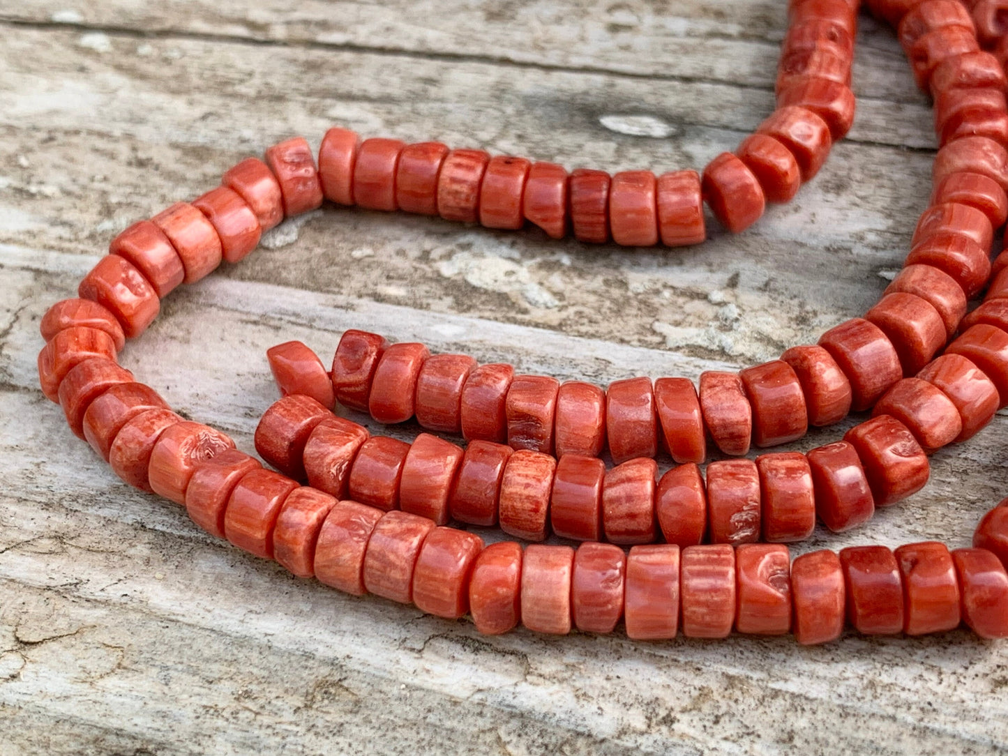 Corail bambou heishi 2-3x5mm, perle naturelle coloris estival, bracelet et collier été