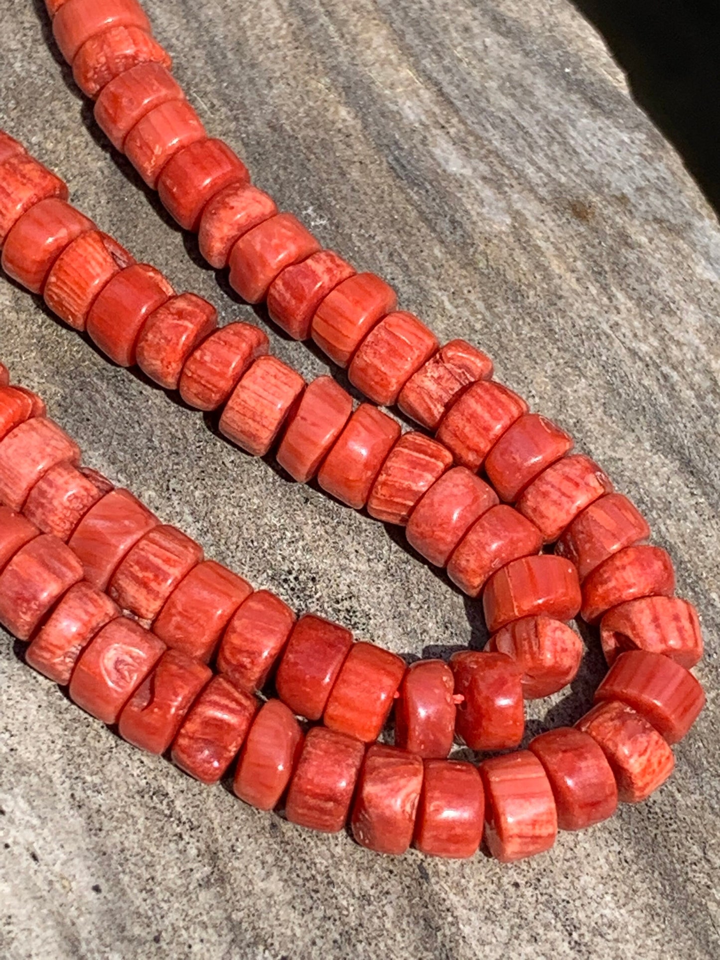 Corail bambou heishi 2-3x5mm, perle naturelle coloris estival, bracelet et collier été