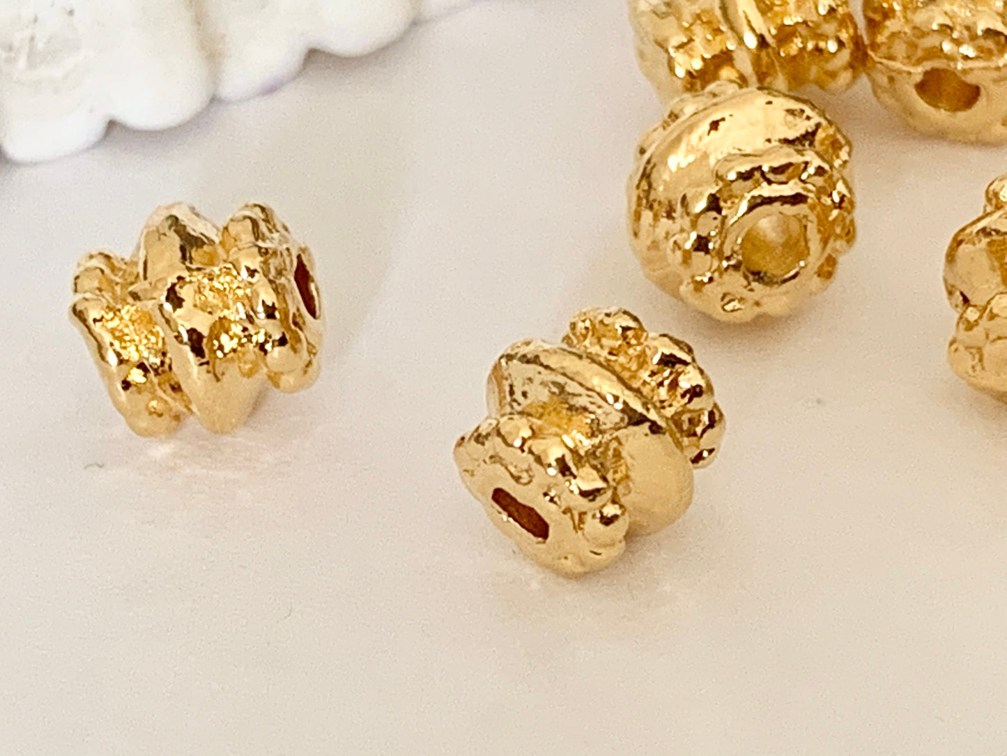 Intercalaire 6,7x7-5,5mm plaqué or, perles pour gemmes dorées