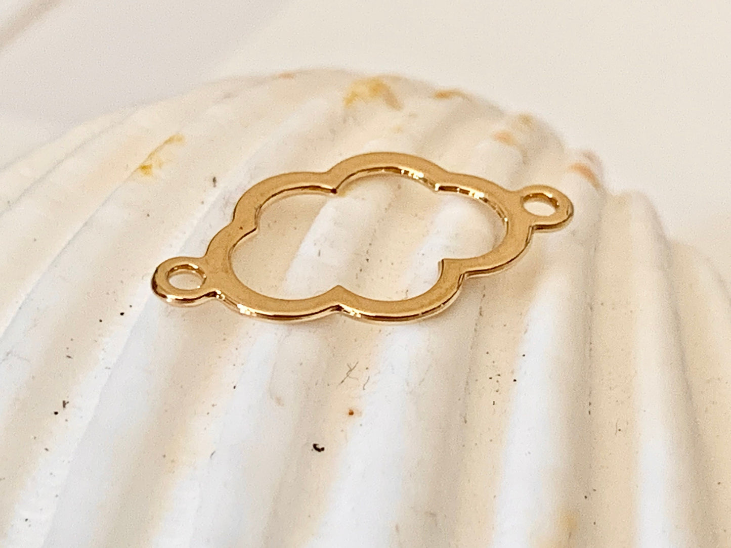 Connecteur nuage doré 9 x 16.5mm, Petit nuage en plaqué or pour chapelet ou créations de bijoux