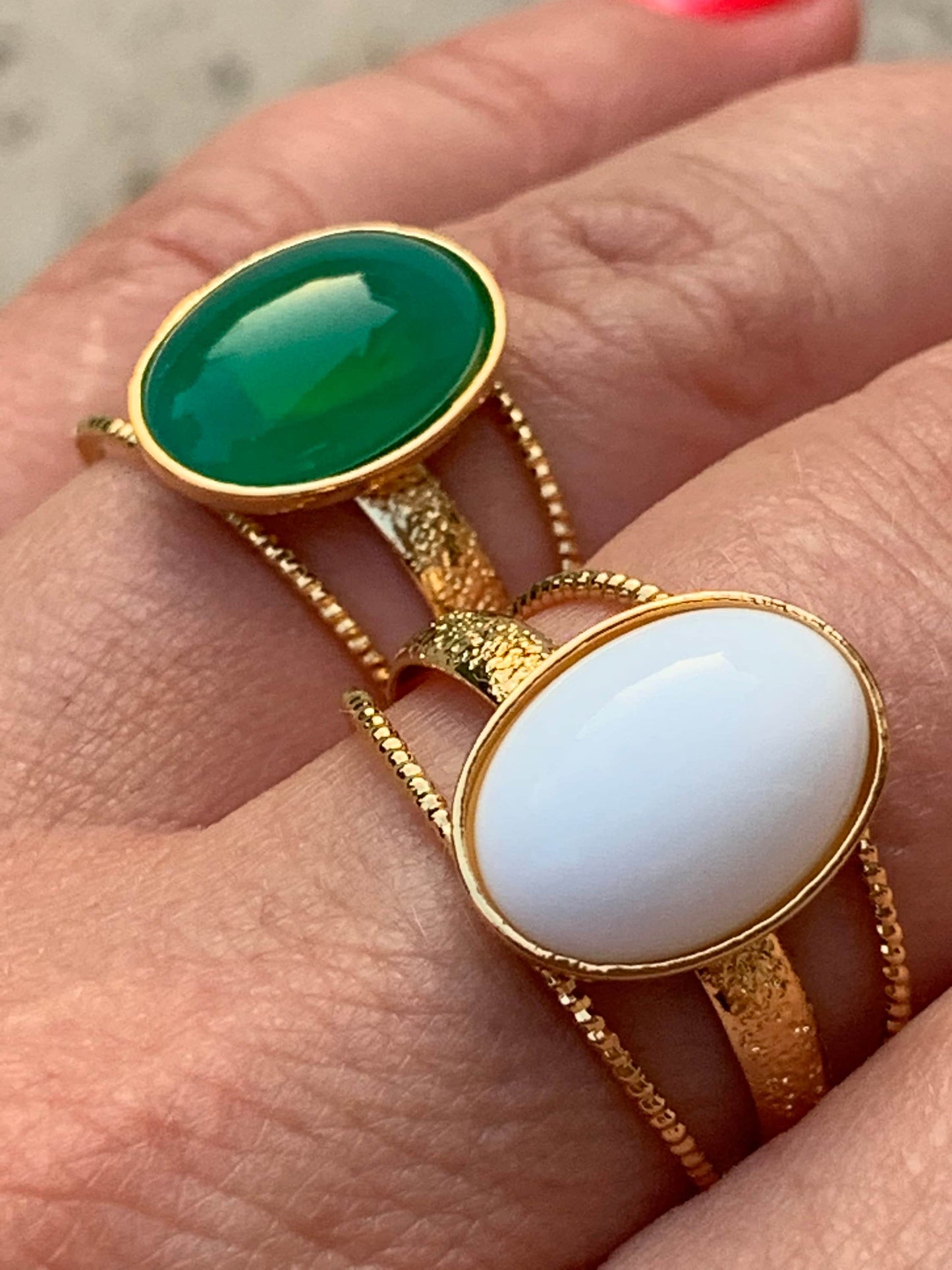 Bague cabochon ovale 14x10mm, en plaqué or 24 carats à monter ou montée