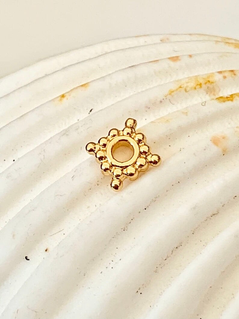 Intercalaire « star » 6,4mm plaqué or, perles pour gemmes dorées