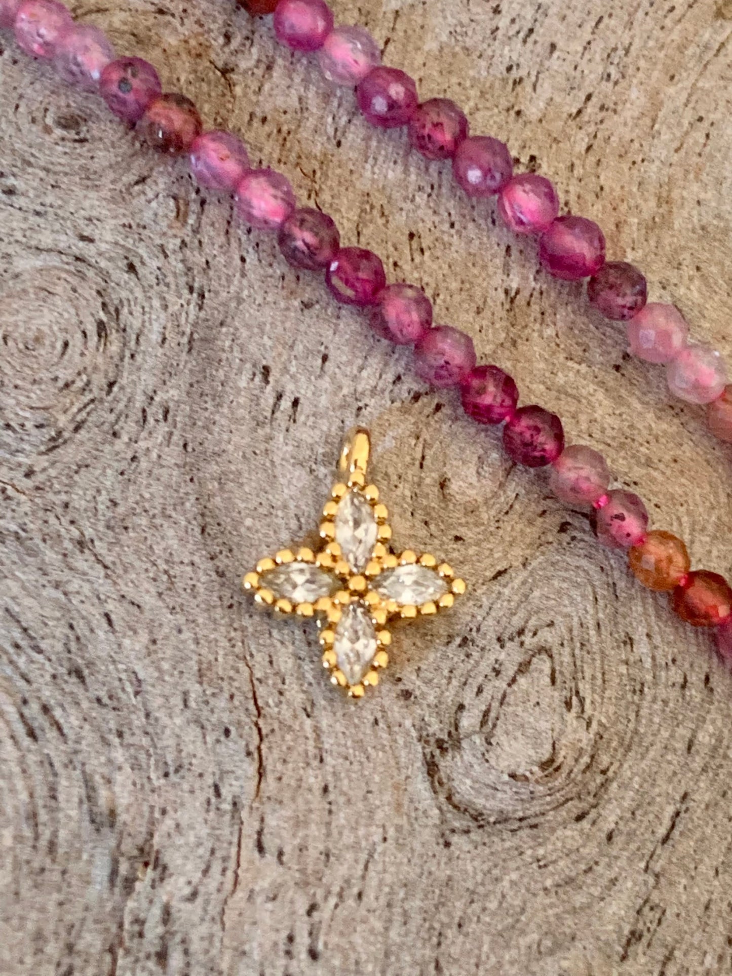 Breloque zircons 8mm Plaqué Or 24 K, mini pendentif strass or