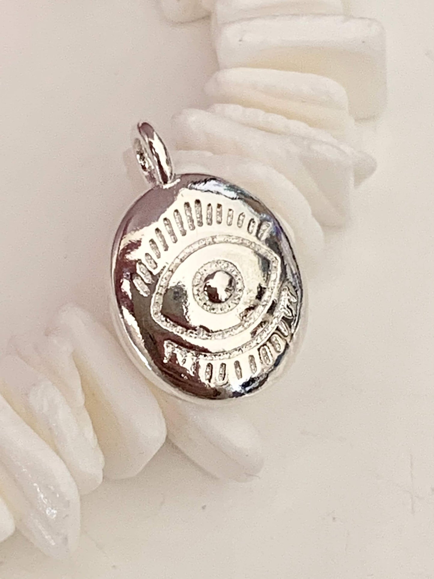 Pendentif Œil 14,6x10mm plaqué argent, Pendentif mauvais œil bombé