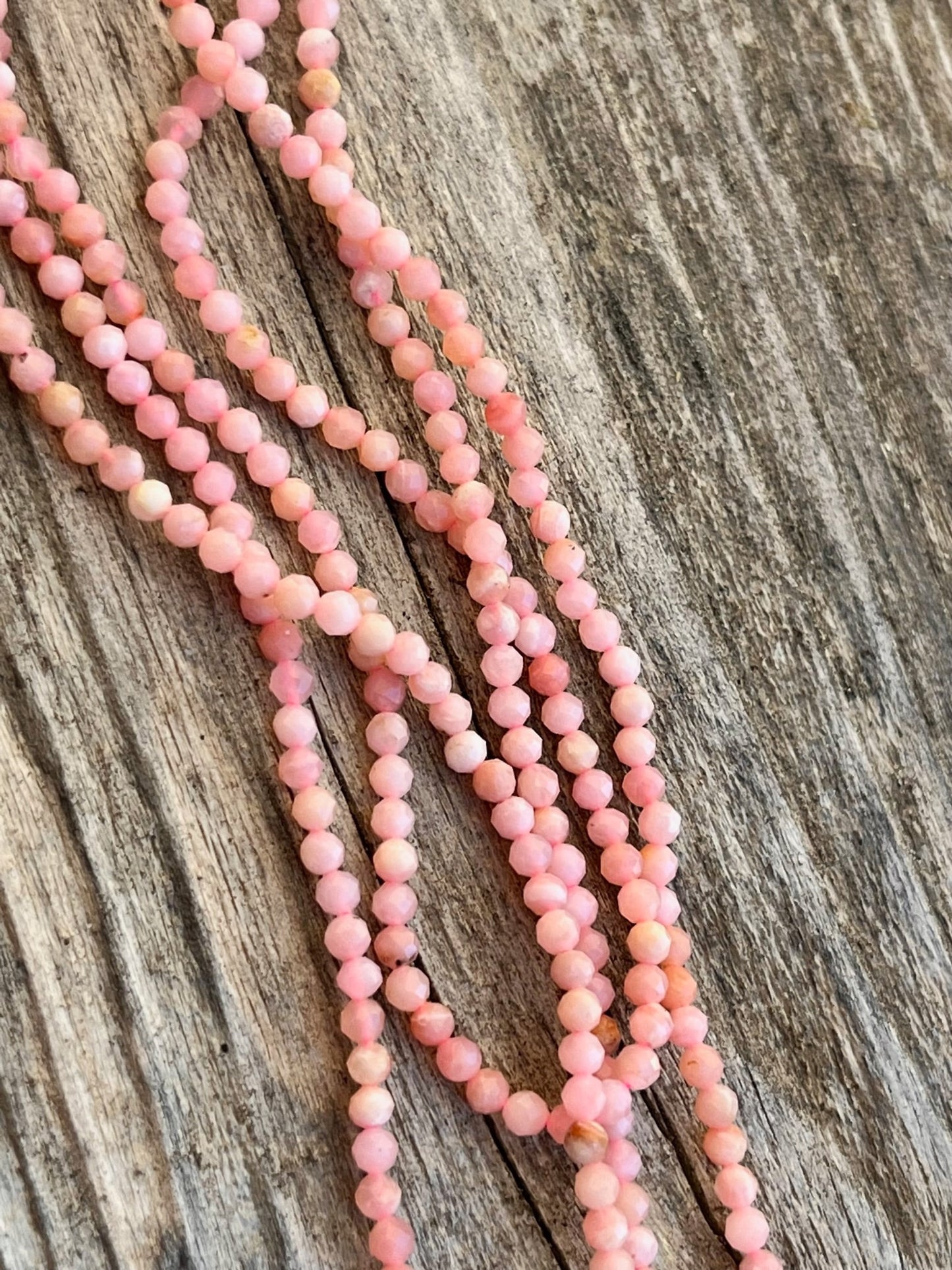 Opale rose 2 mm facettes, 10 perles facettes gemme naturelle 2mm tons roses, pierre naturelle, Opale naturelle