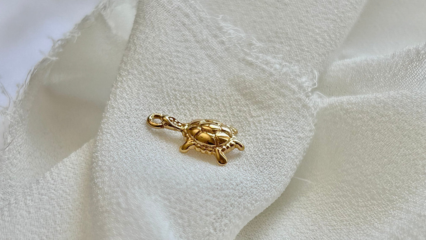 Breloque Tortue 12mm en plaqué or 24K, charm doré, pampille feuille bracelet