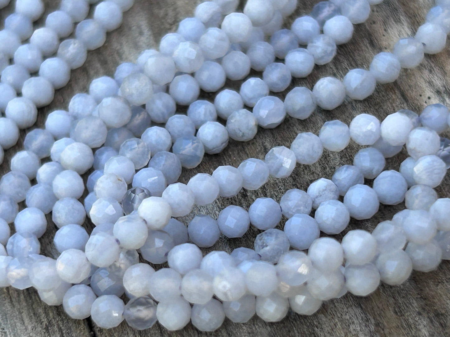 Agate bleue dentelle perles facettée, 10 perles facettes gemme naturelle tons bleu/parme, pierre naturelle 3,2mm