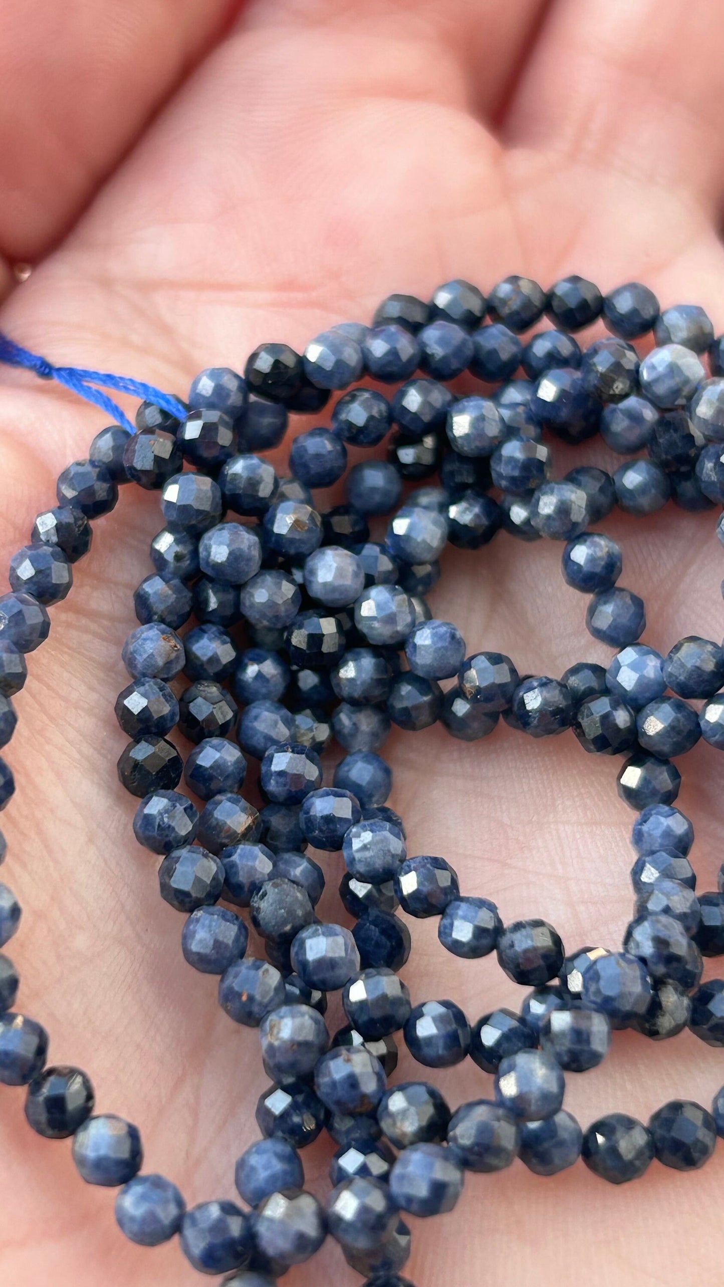 Saphir bleu foncé 3,5mm mini perles facettée, 10 perles facettes Saphir foncé naturellement, gemme naturelle, pierre facettée