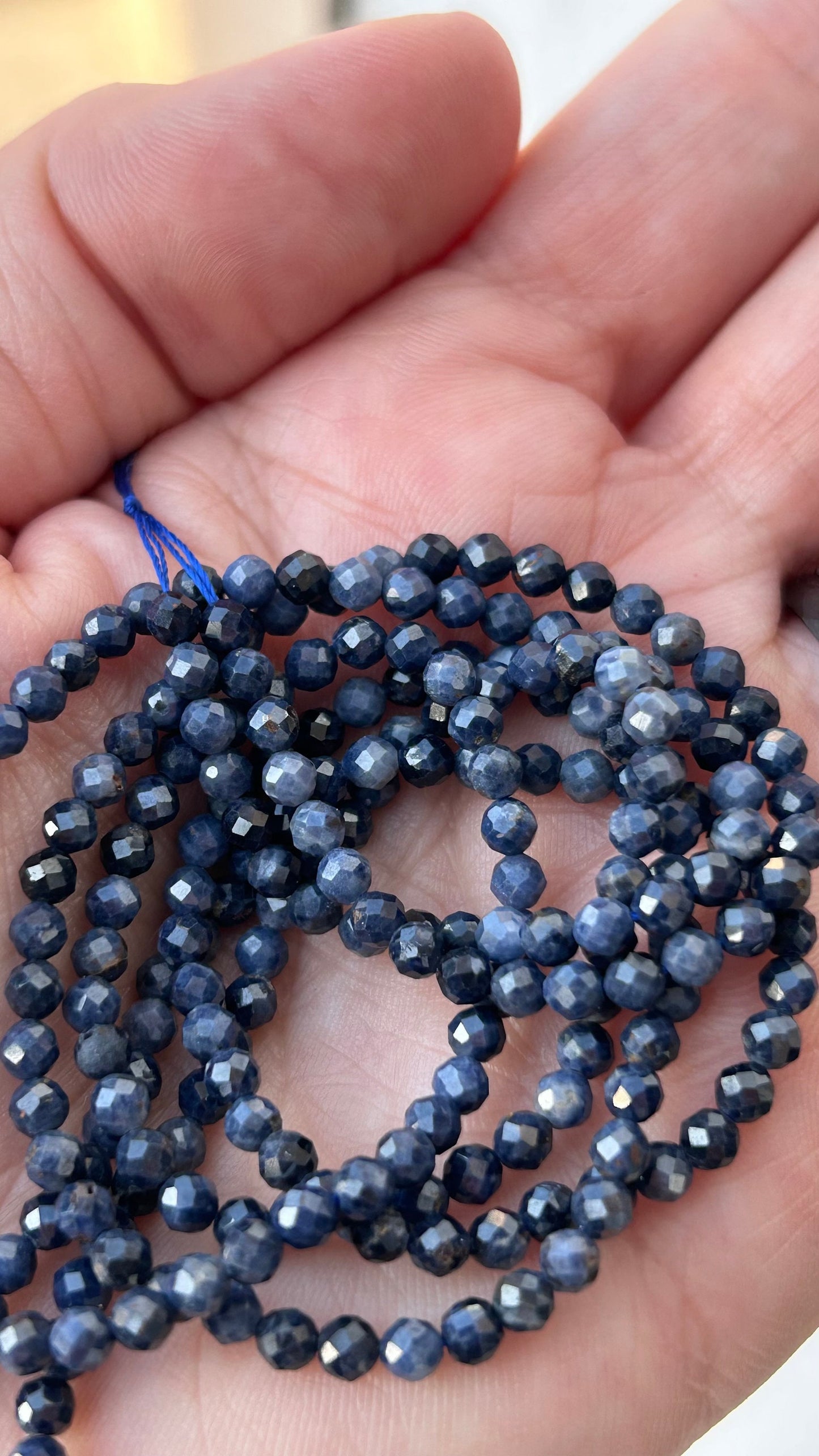 Saphir bleu foncé 3,5mm mini perles facettée, 10 perles facettes Saphir foncé naturellement, gemme naturelle, pierre facettée