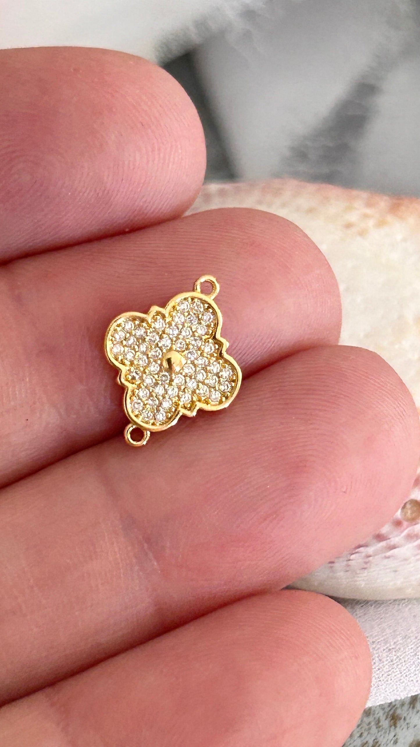 Connecteur trèfle 11x14mm + zircons Plaqué Or 24k, trèfle doré diamant mode