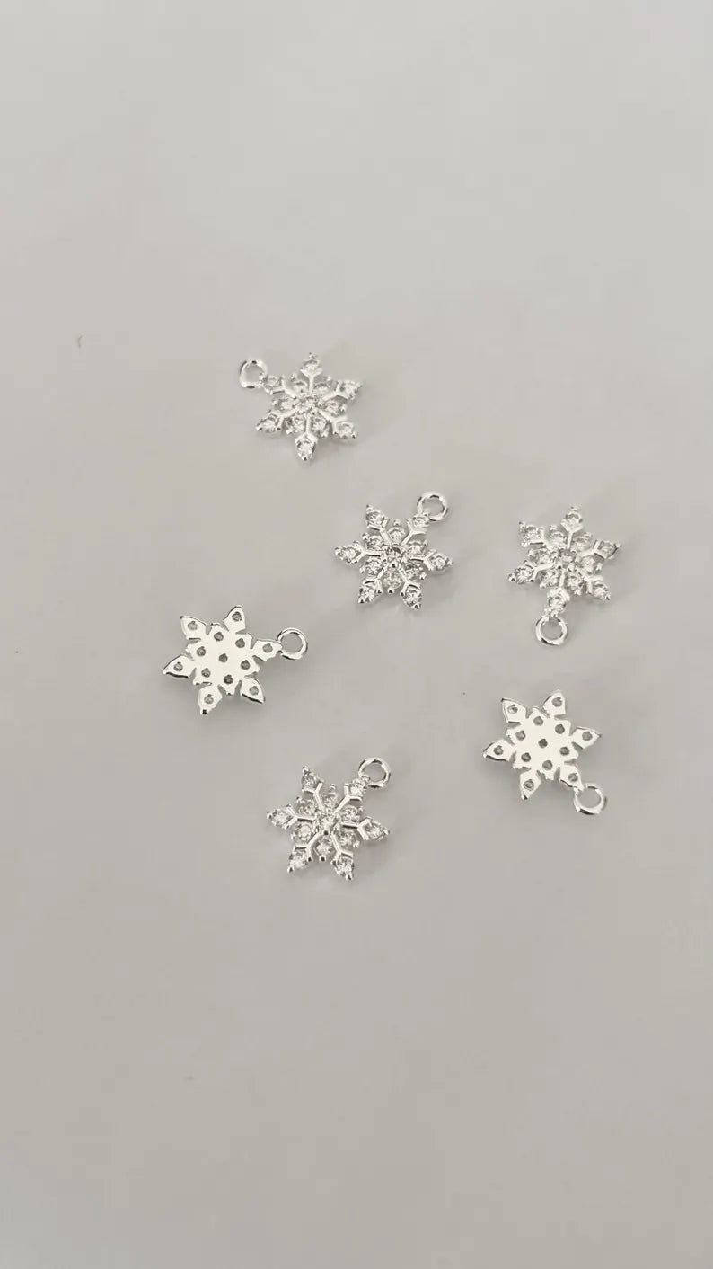 Flocon de neige 8mm / 13mm strass blancs et plaqué argent 925/1000, petits flocons diamants zircon et argent