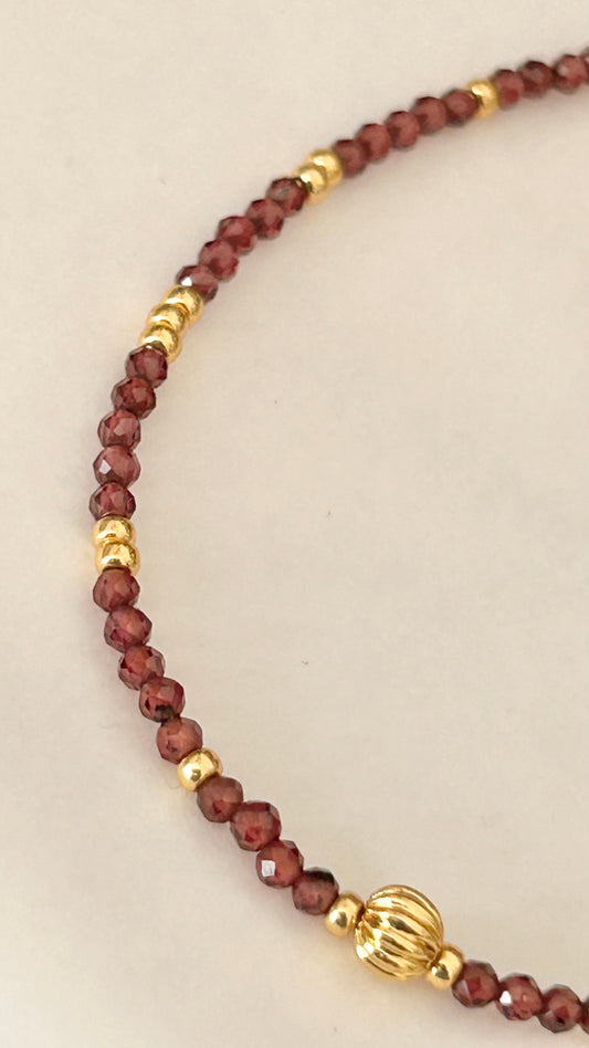 Bracelet en Grenat rouge et Miyuki et perles dorées